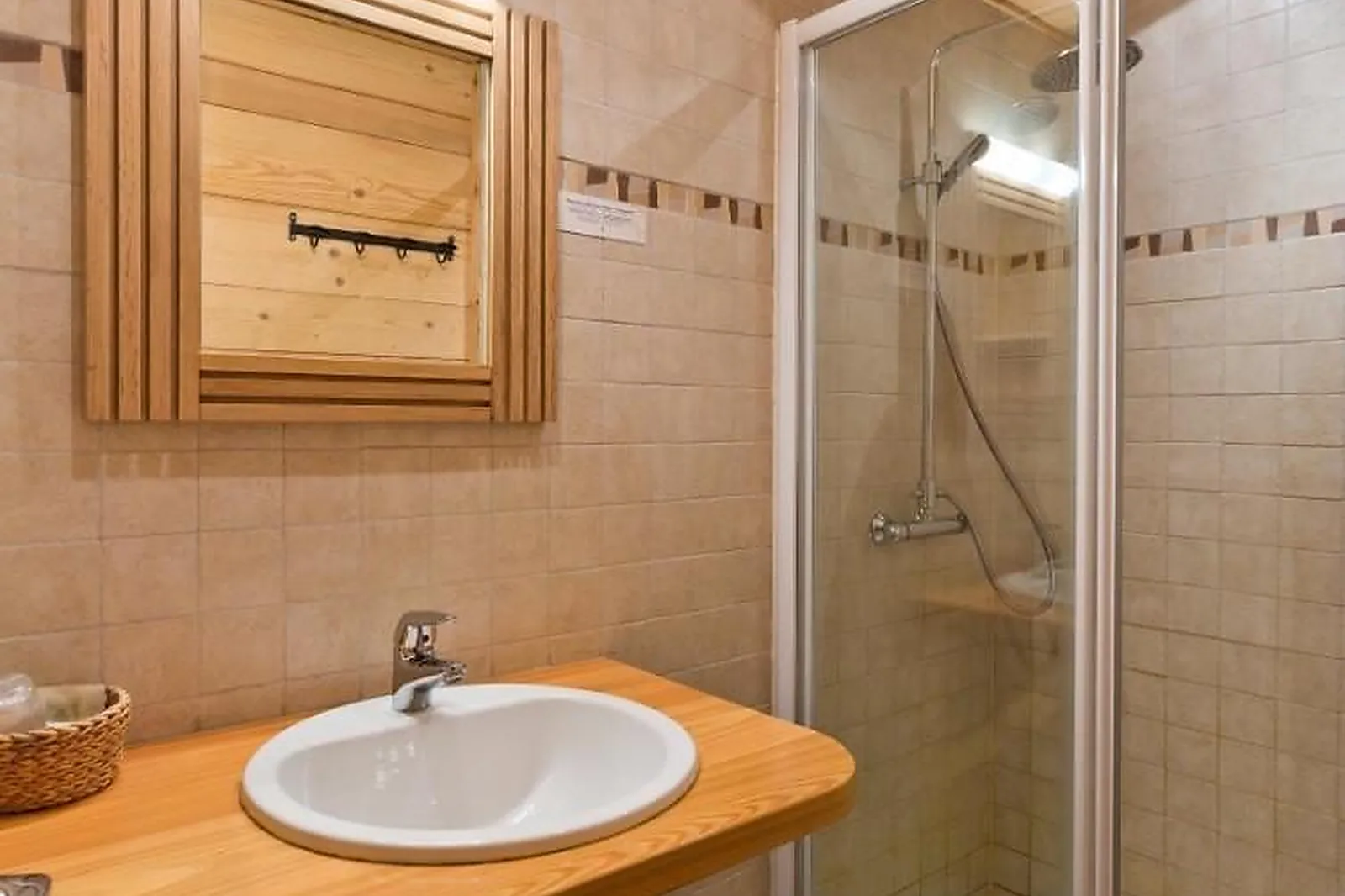 Lieux événementiels, LE CHÂTEL