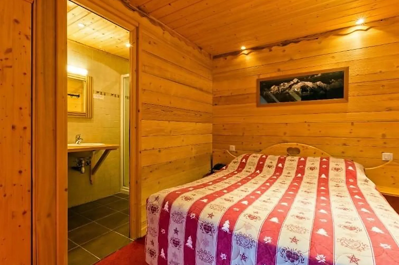 Lieux événementiels, LE CHÂTEL