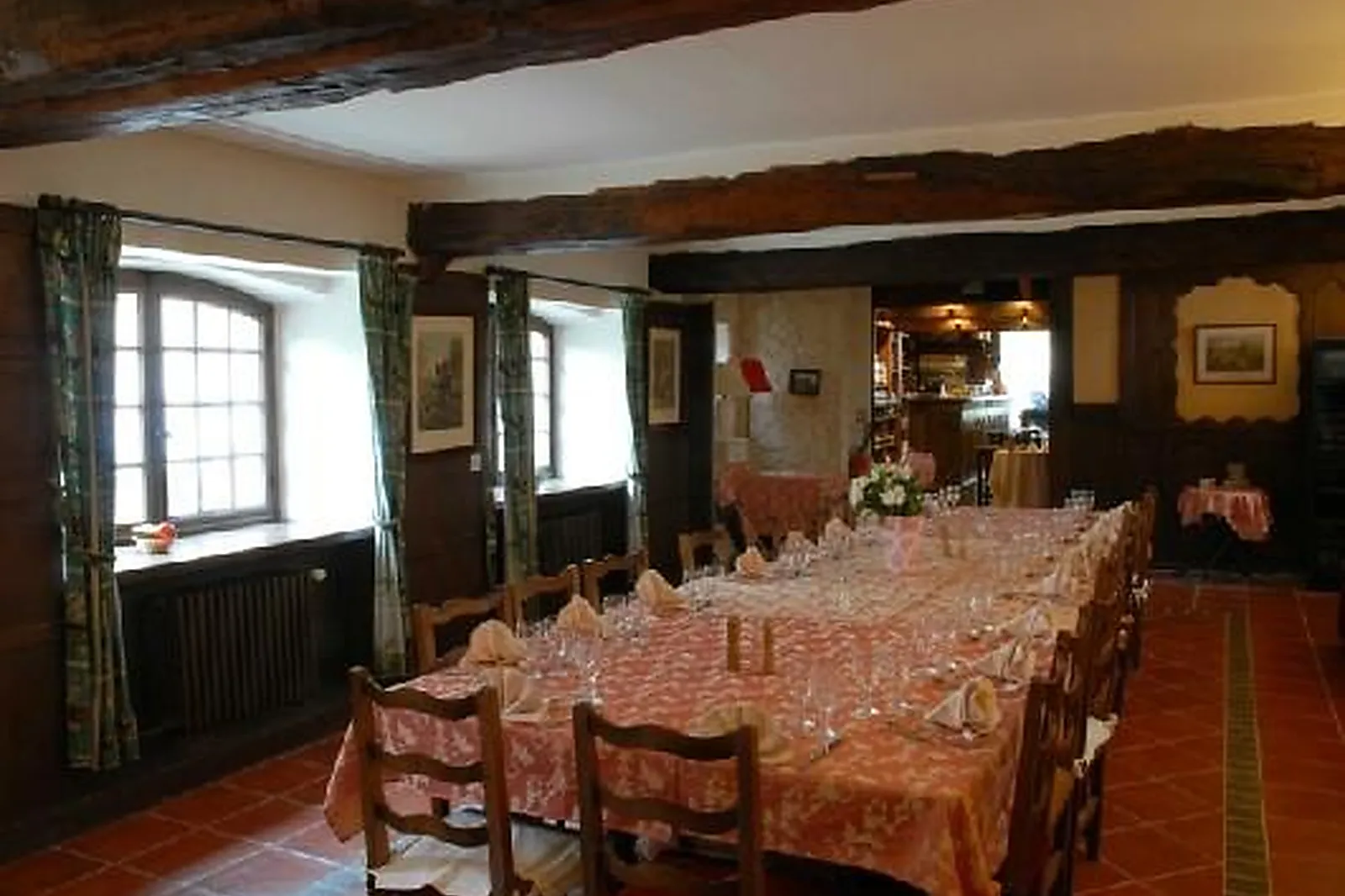 Lieux événementiels, LE CHÊNE PENDRAGON