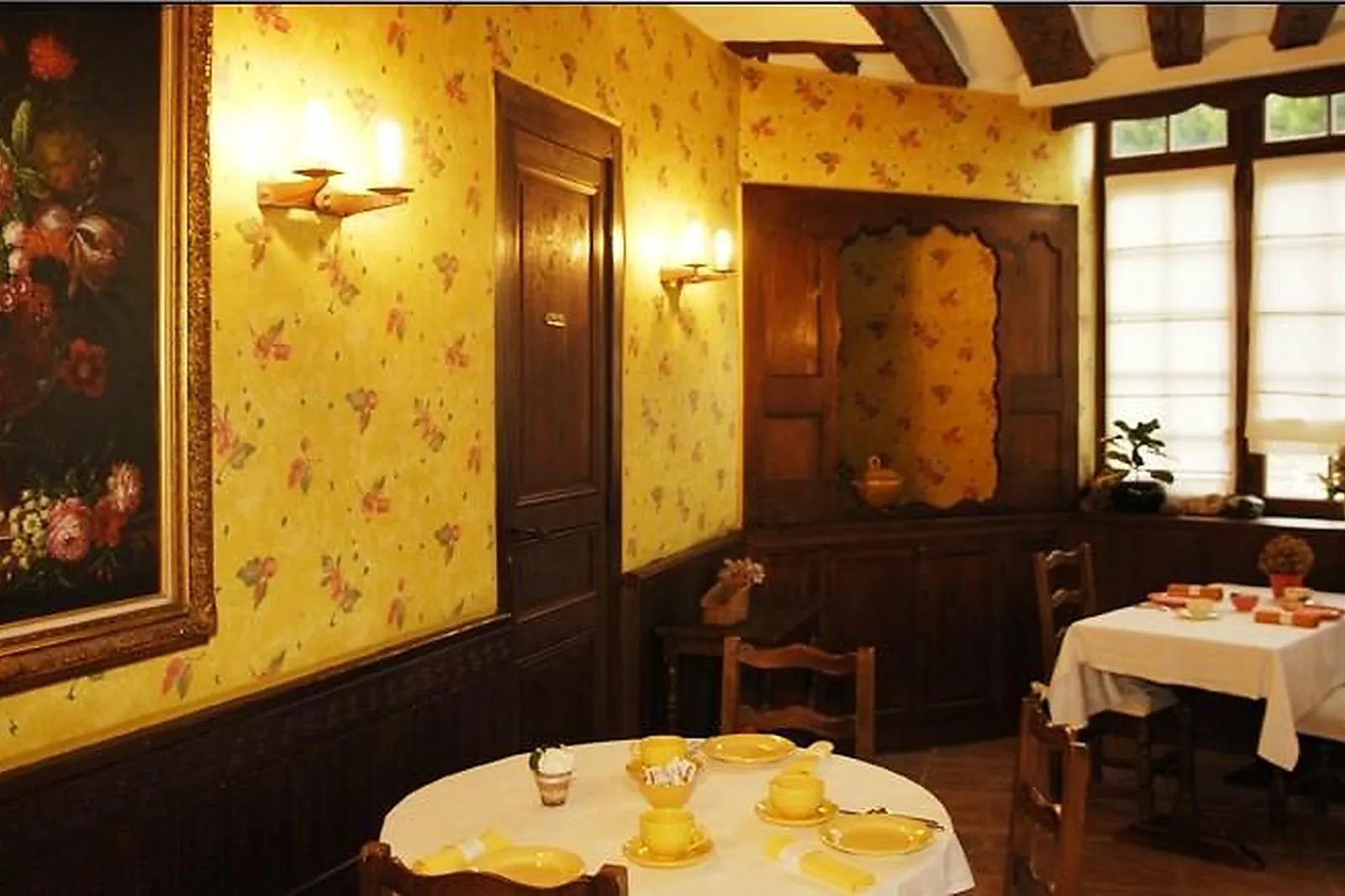 Lieux événementiels, LE CHÊNE PENDRAGON