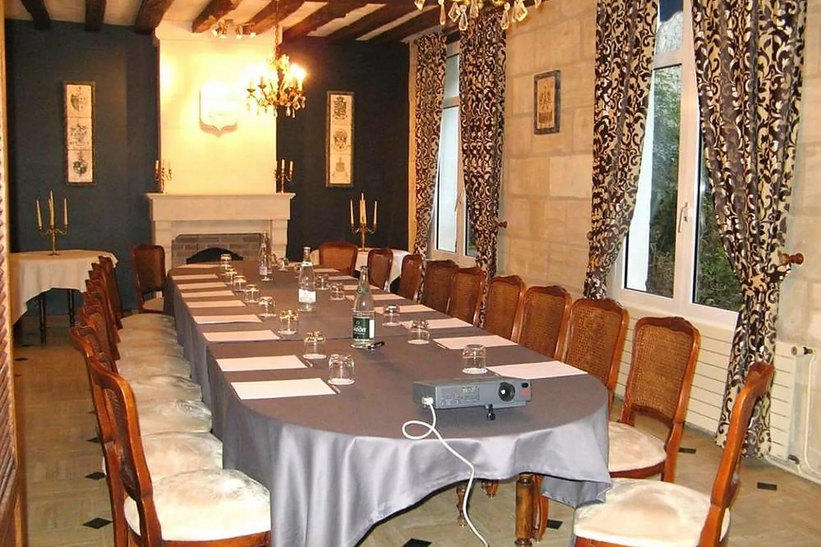 Lieux événementiels, LE CHEVAL BLANC