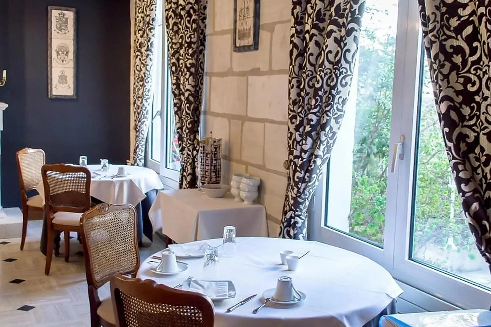 Lieux événementiels, LE CHEVAL BLANC