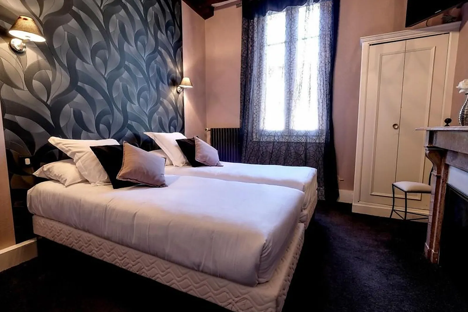 Lieux événementiels, LE CHEVAL BLANC