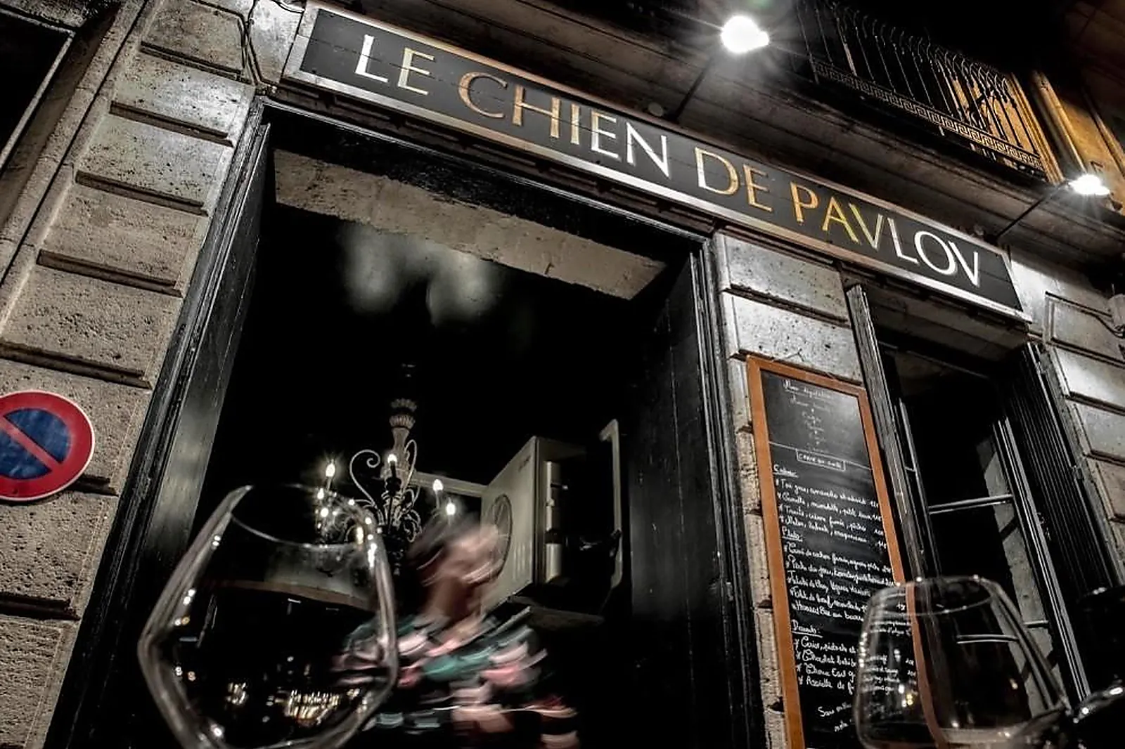 Lieux événementiels, LE CHIEN DE PAVLOV