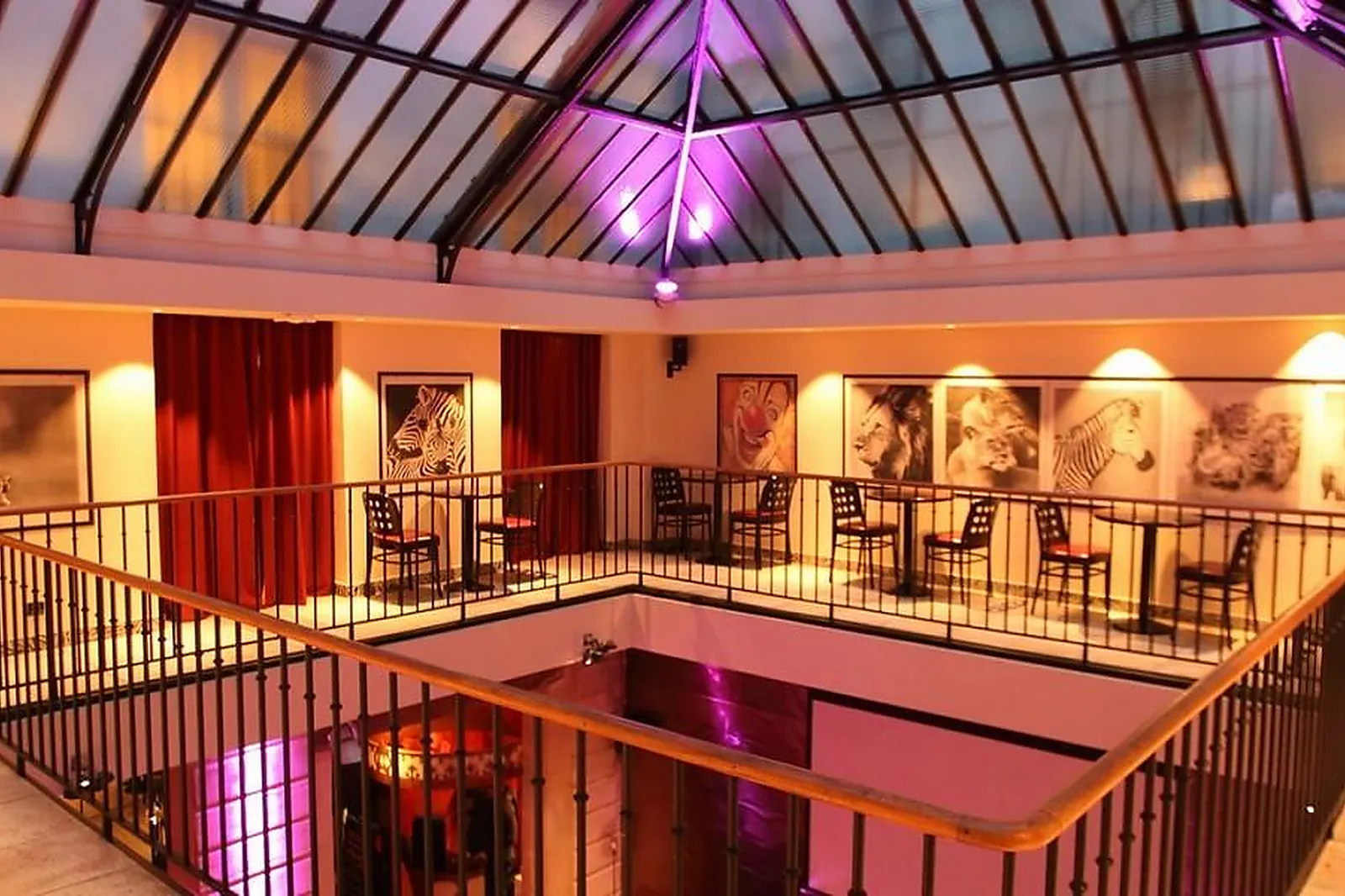 Lieux événementiels, LE CIRQUE