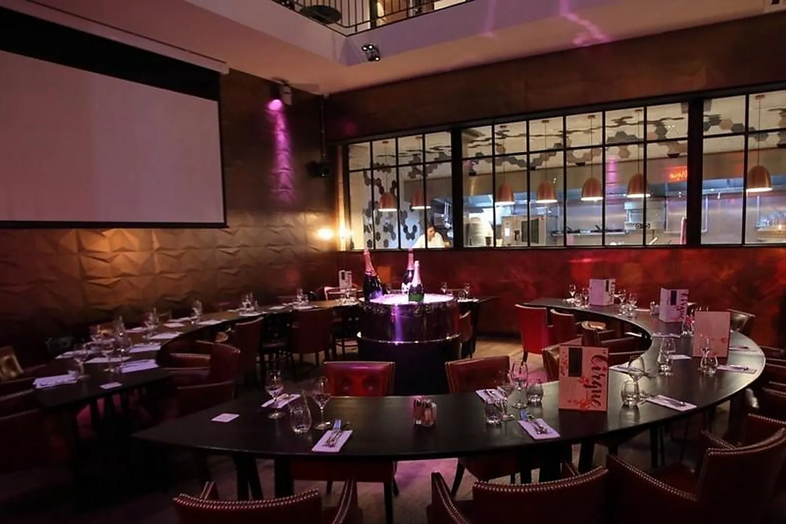 Lieux événementiels, LE CIRQUE