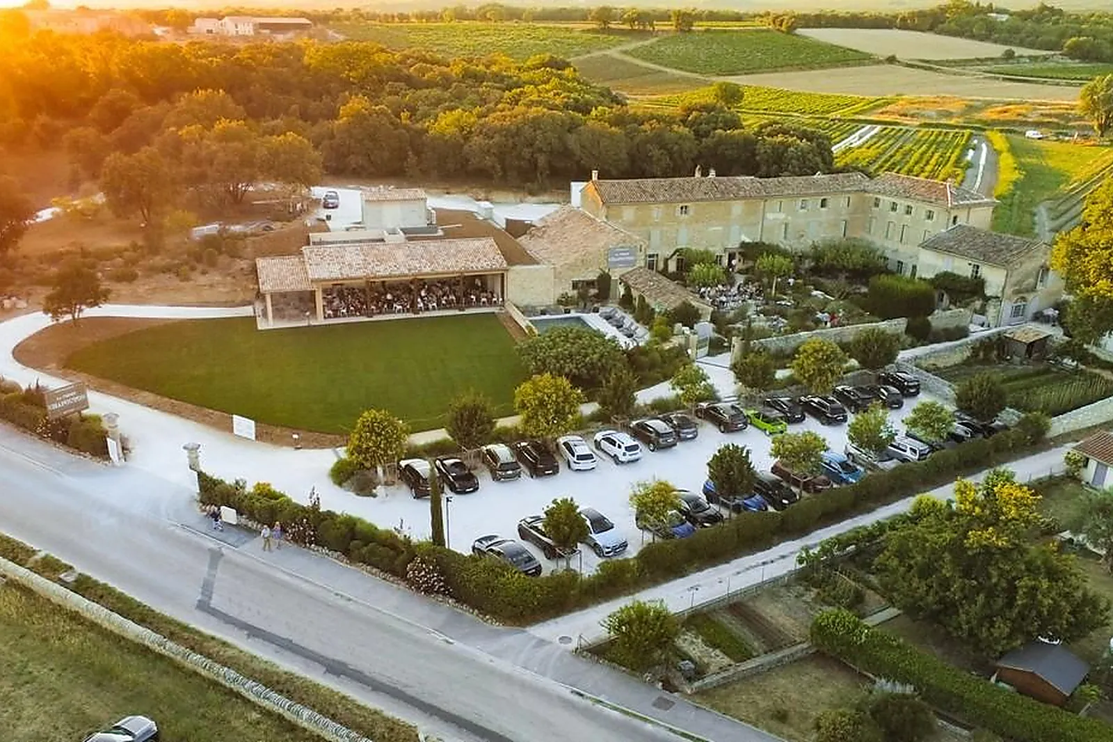 Lieux événementiels, LE CLAIR DE LA PLUME