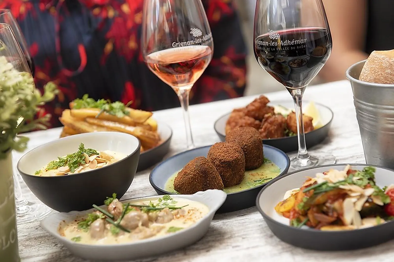 Lieux événementiels, LE CLAIR DE LA PLUME