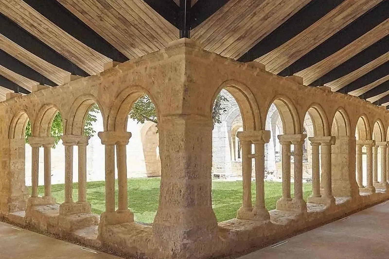 Lieux événementiels, LE CLOÎTRE DES CORDELIERS