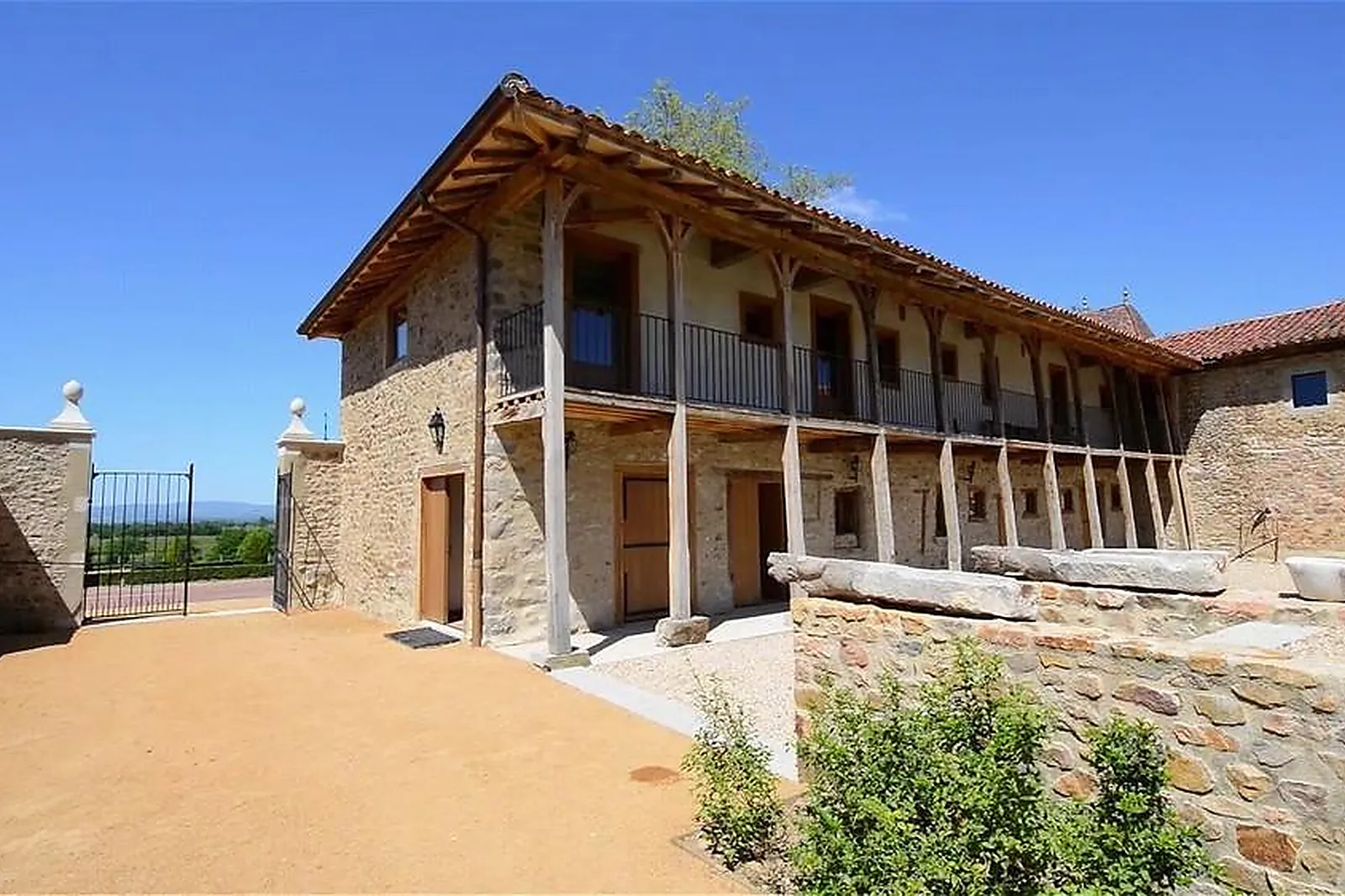 Lieux événementiels, LE CLOS DE FÉLINES