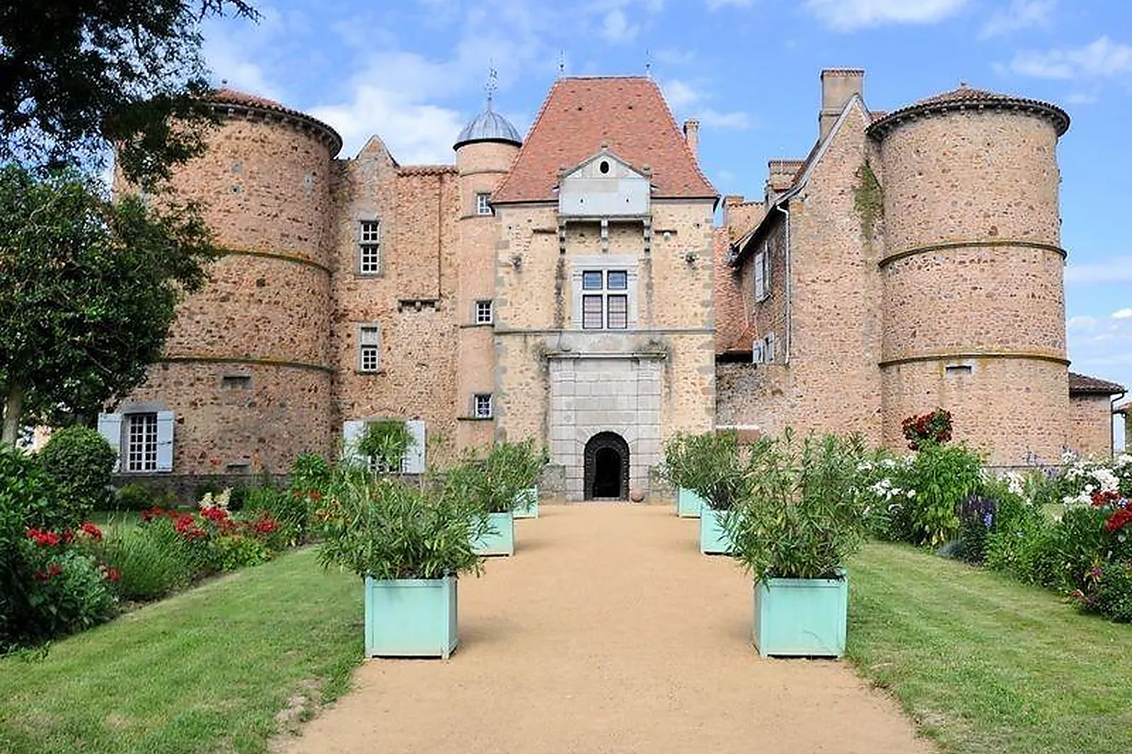 Lieux événementiels, LE CLOS DE FÉLINES