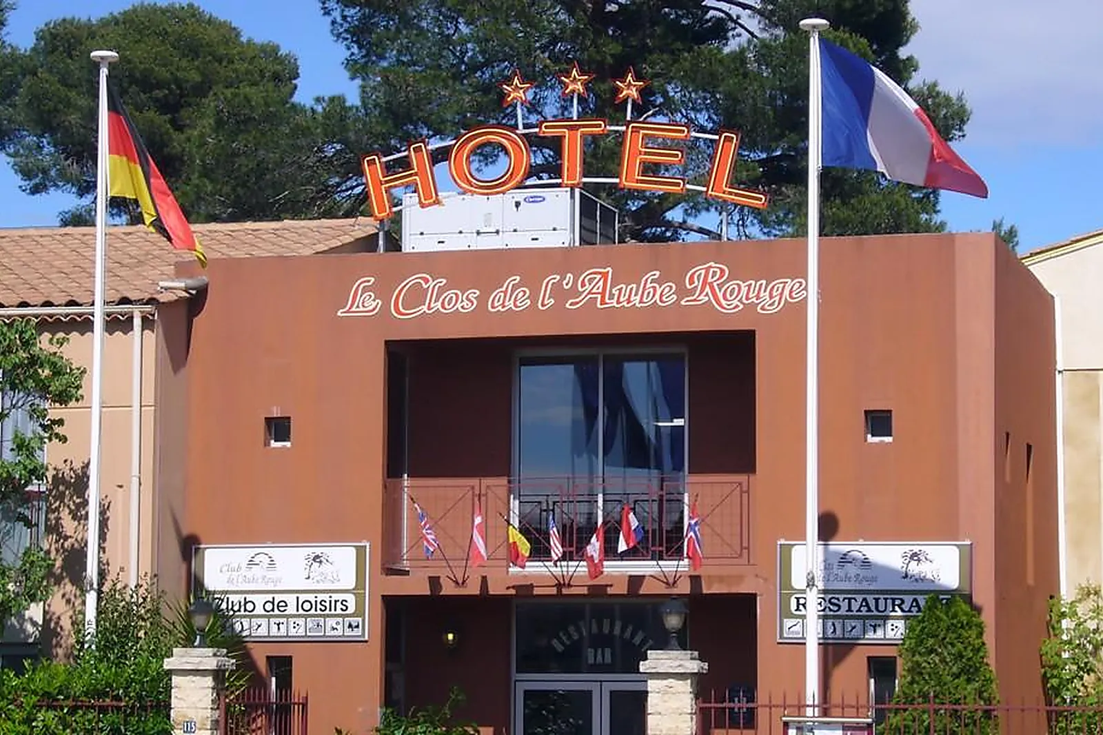 Lieux événementiels, LE CLOS DE L'AUBE ROUGE