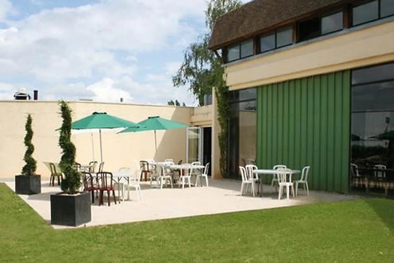 Lieux événementiels, LE CLUB