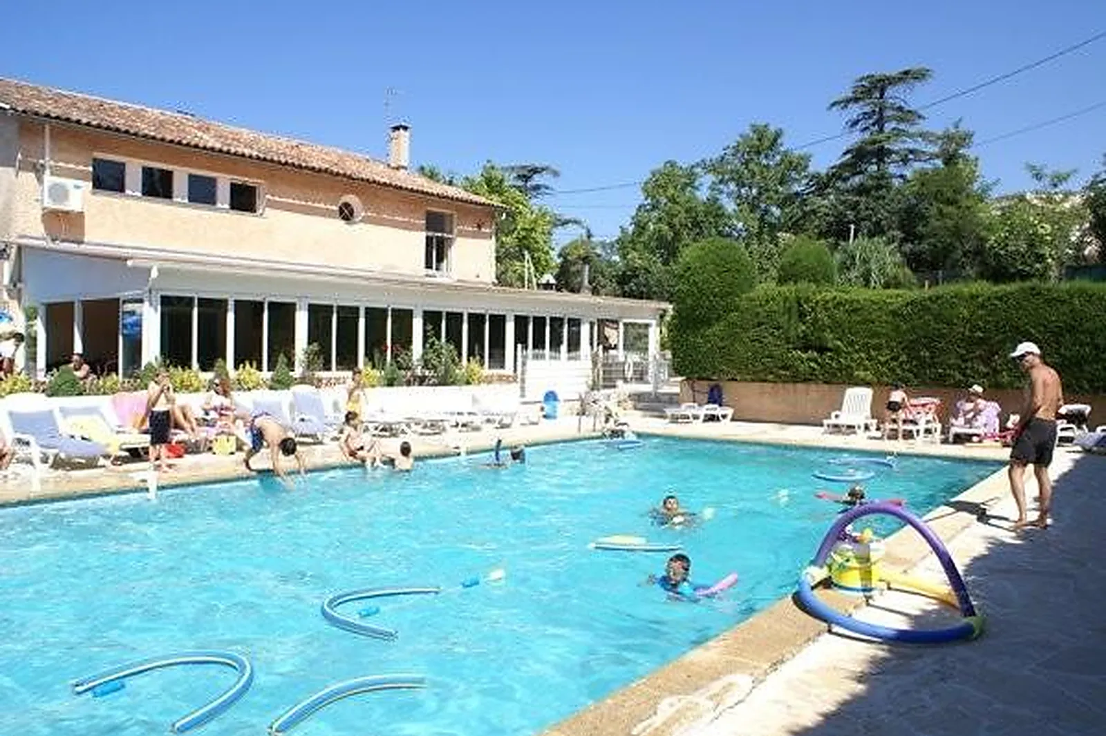 Lieux événementiels, LE CLUB HOUSE