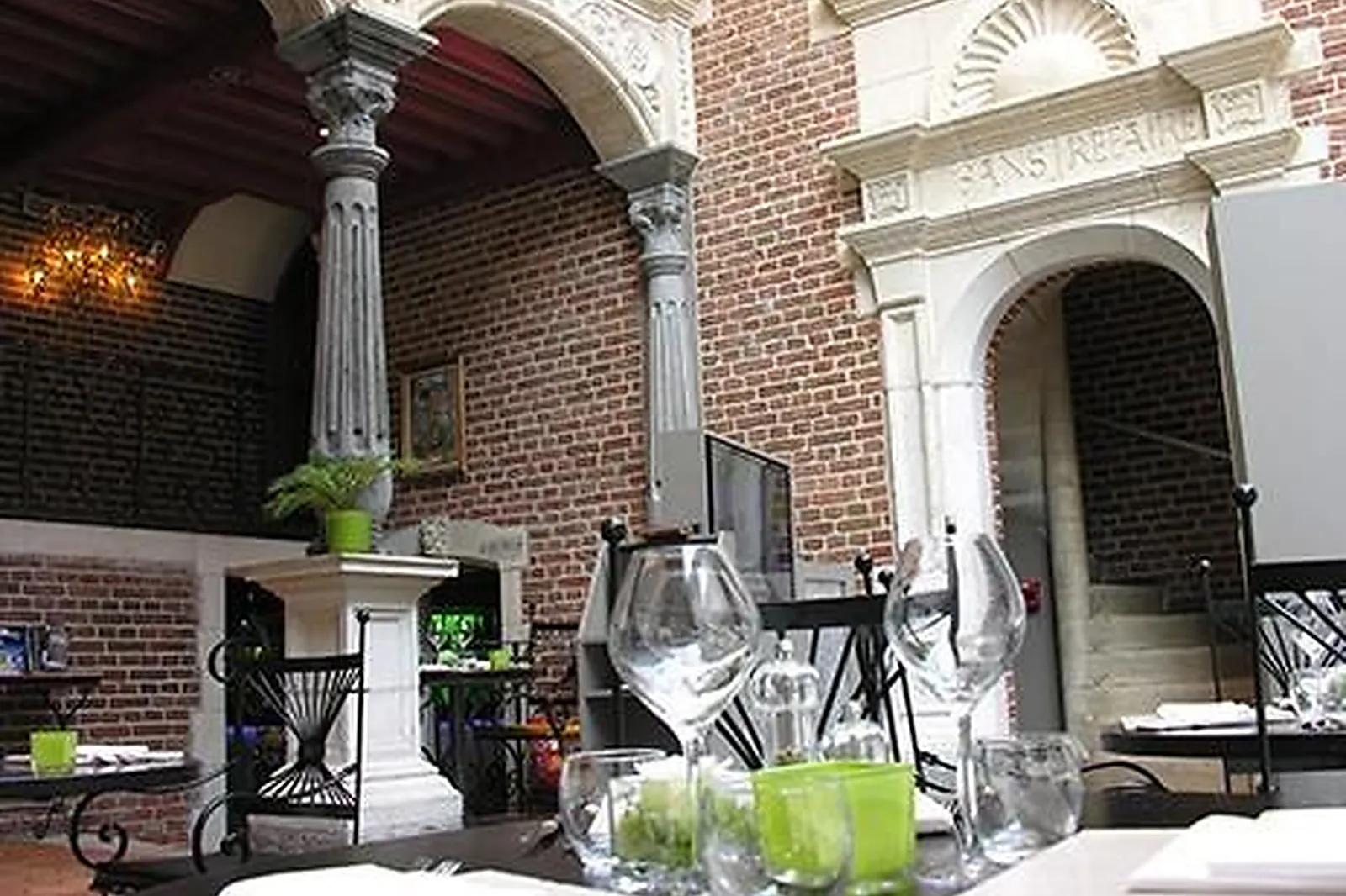 Lieux événementiels, LE COMPOSTELLE