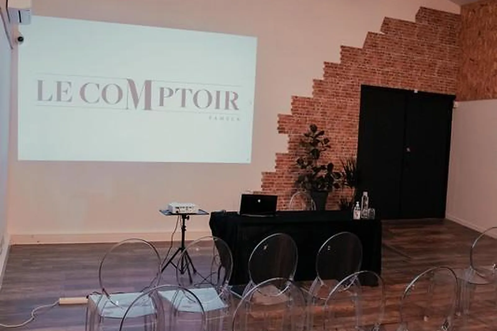 Lieux événementiels, LE COMPTOIR FAMECK