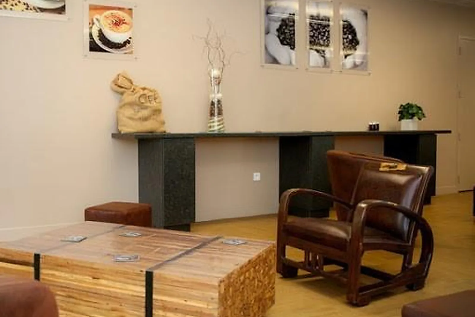 Lieux événementiels, LE COMPTOIR DU PÉLICAN