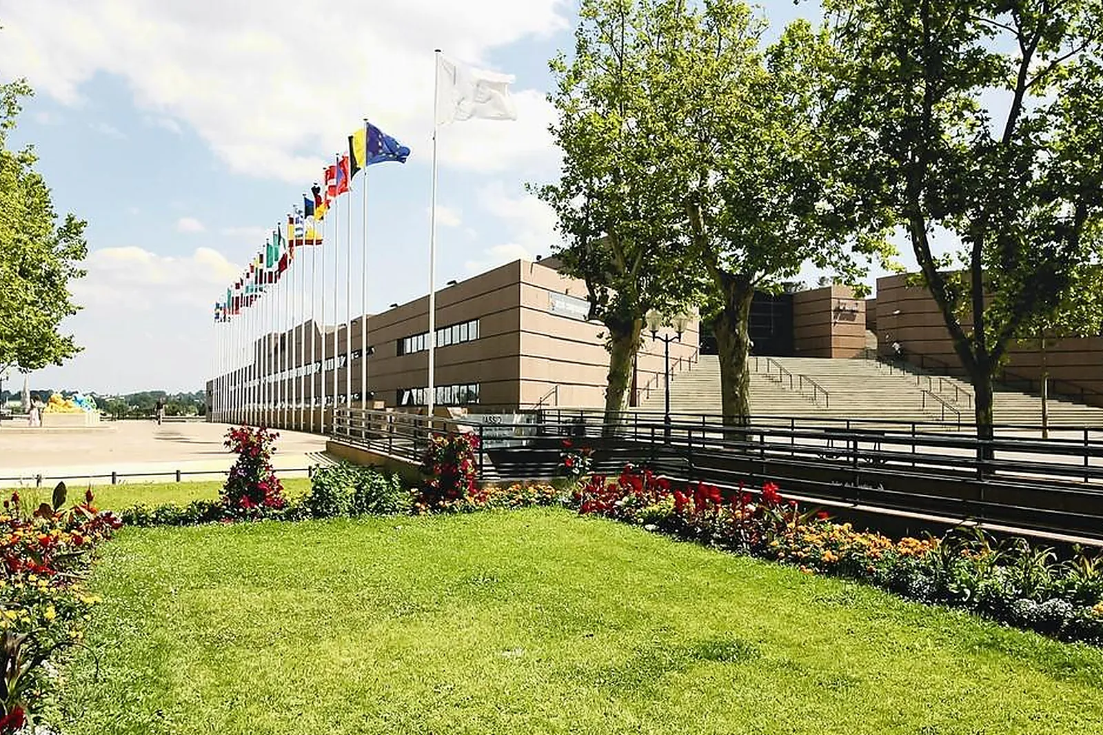 Lieux événementiels, LE CORUM