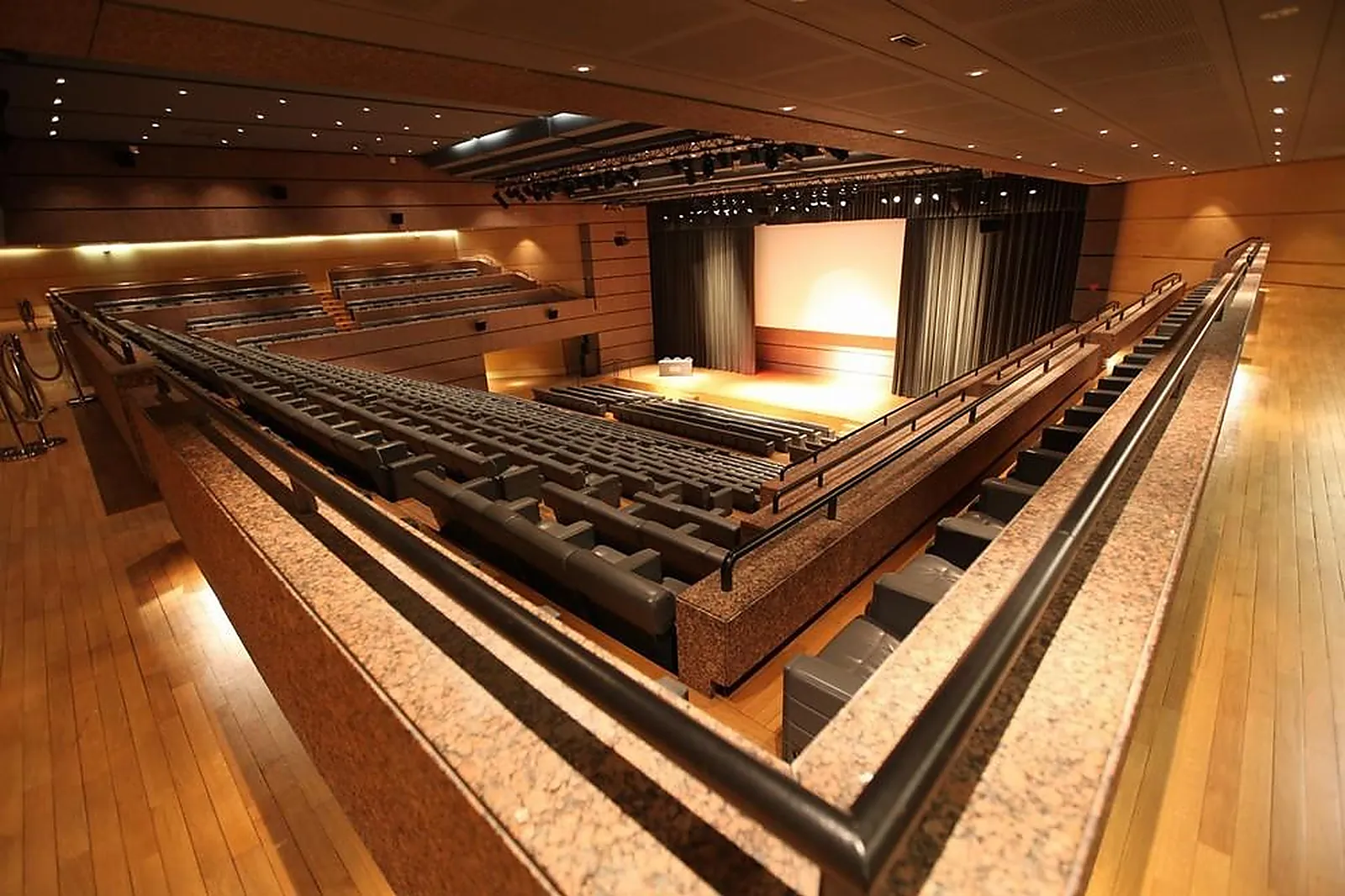 Lieux événementiels, LE CORUM