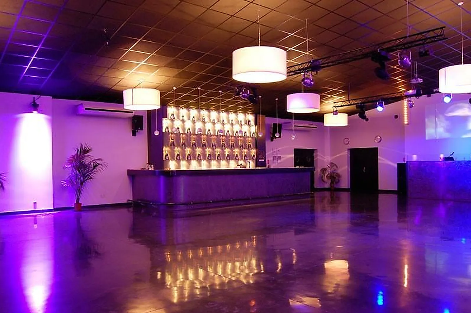 Lieux événementiels, LE CRISTAL