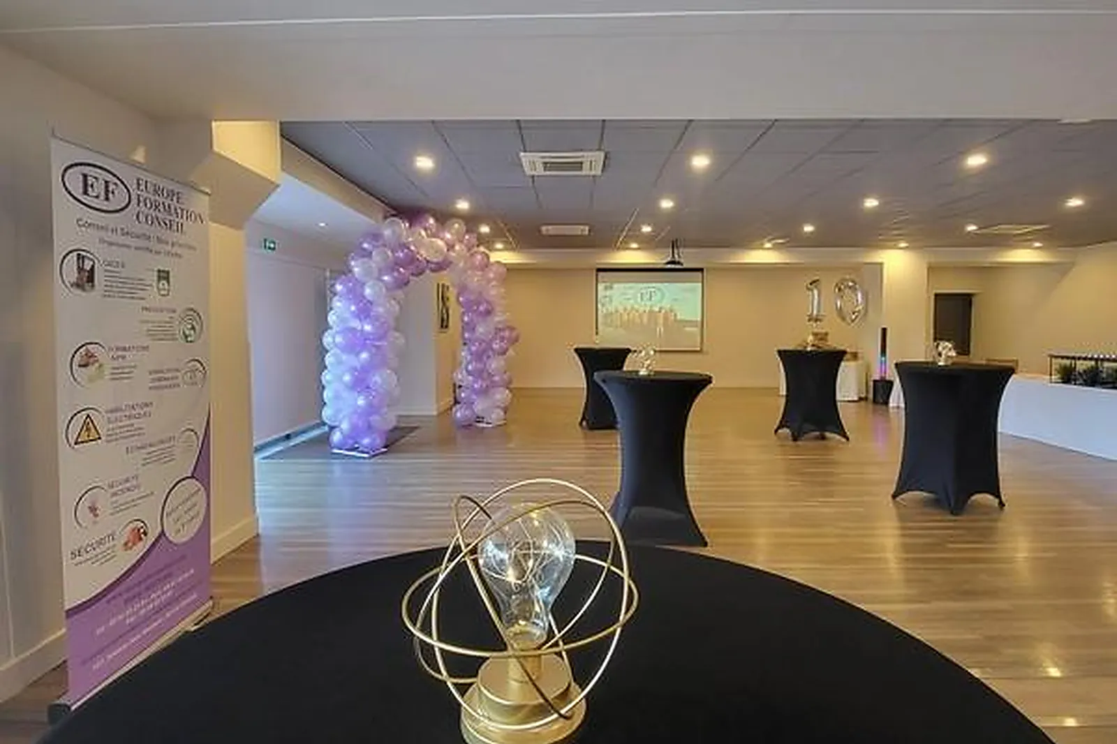 Lieux événementiels, LE CUBE RÉCEPTIONS