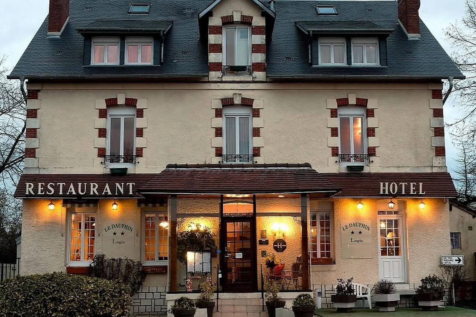 Lieux événementiels, LE DAUPHIN