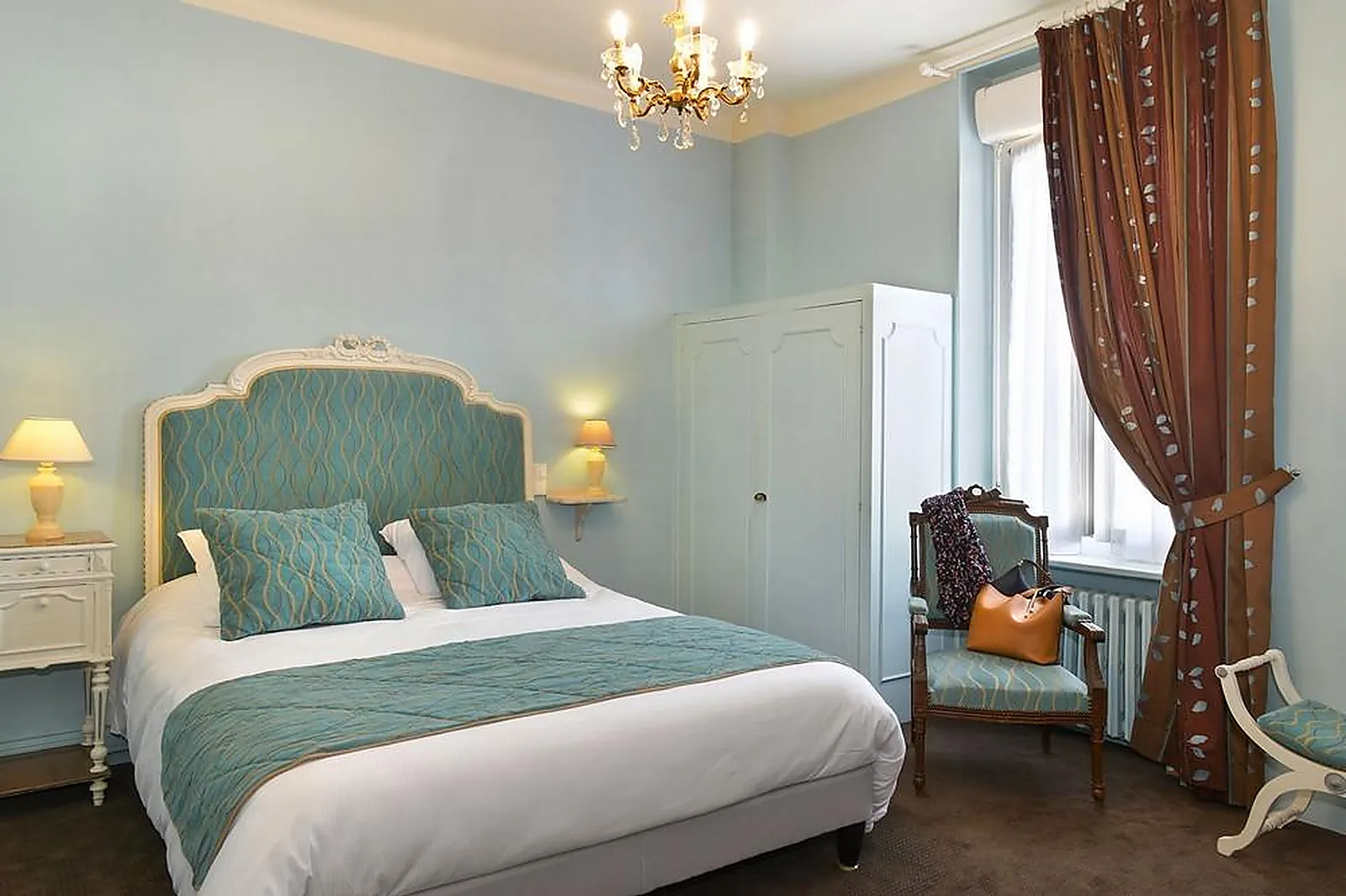 Lieux événementiels, LE DAUPHIN