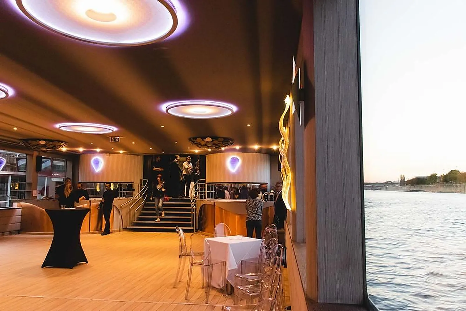 Lieux événementiels, LE DIAMANT BLEU