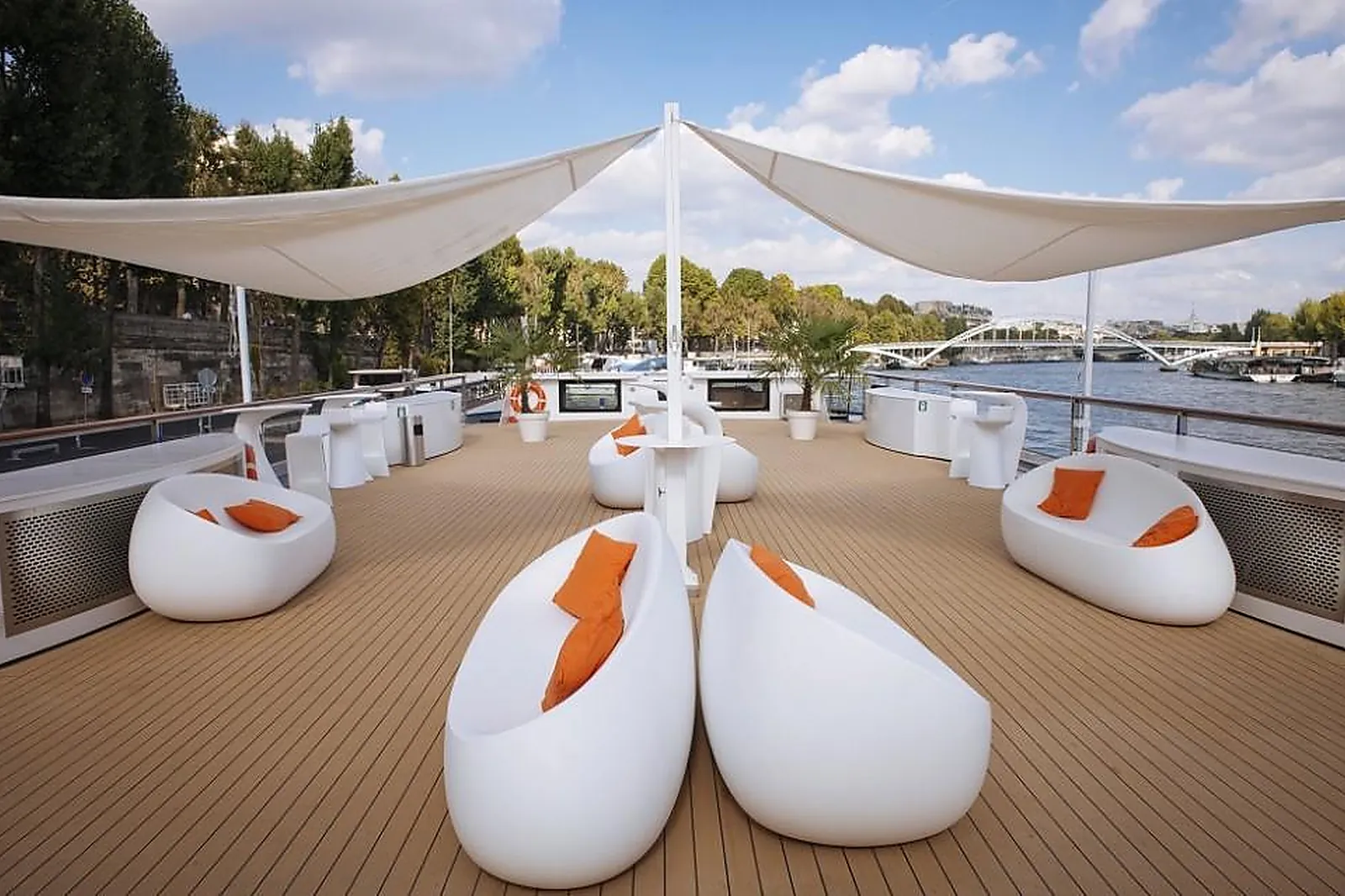 Lieux événementiels, LE DIAMANT BLEU