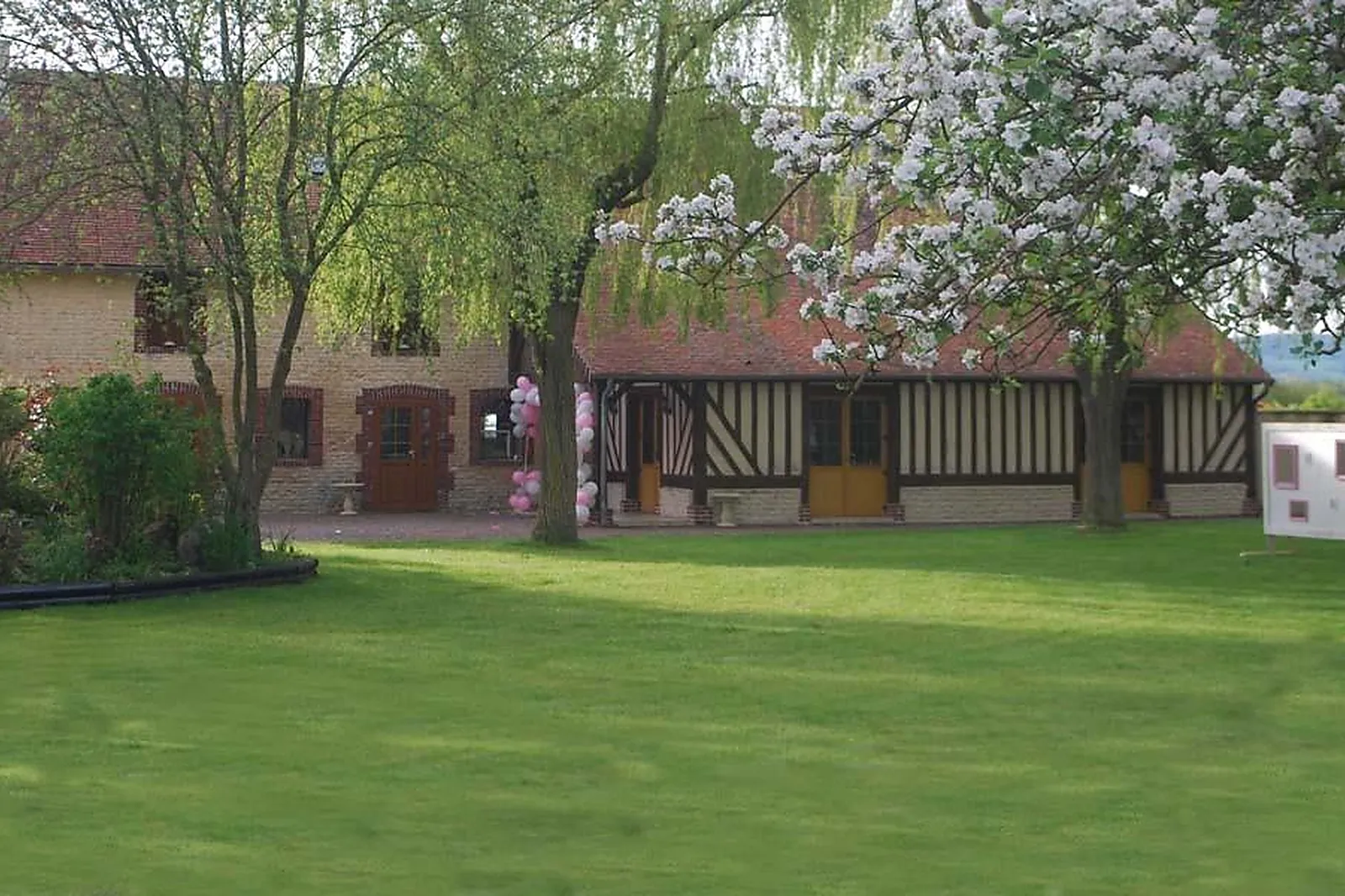 Lieux événementiels, LE DOUX MARAIS