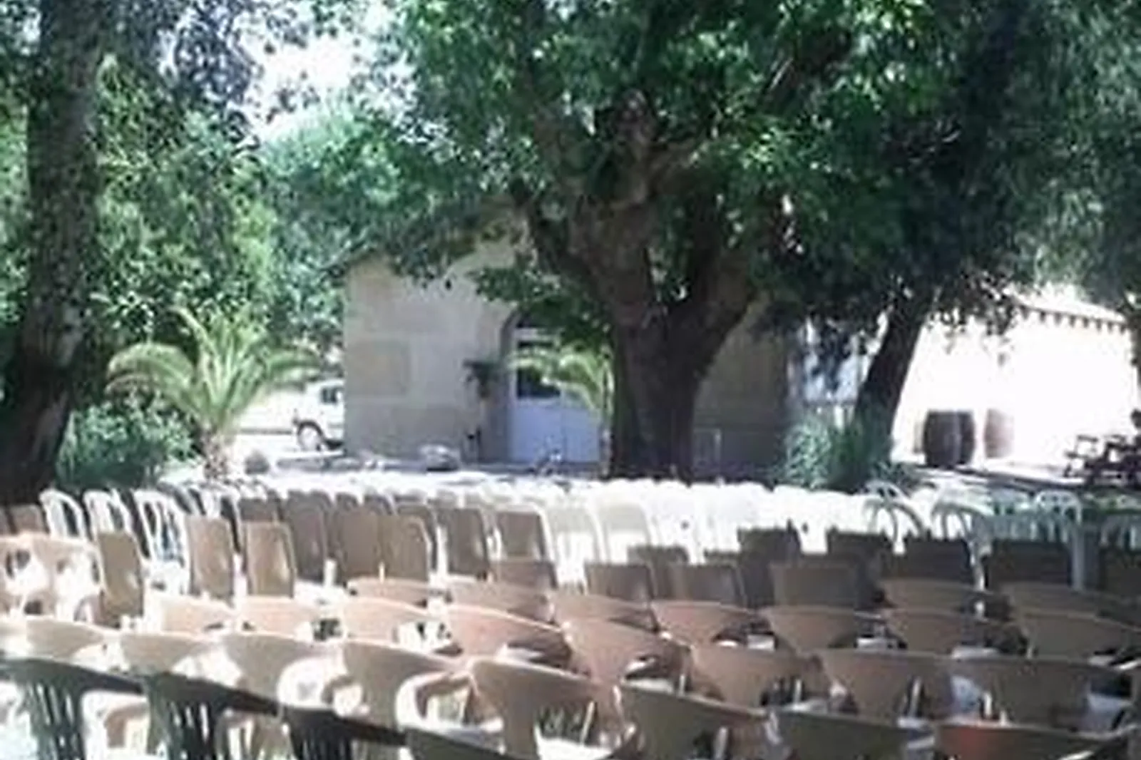 Lieux événementiels, LE FER À CHEVAL DE BEAUCAIRE