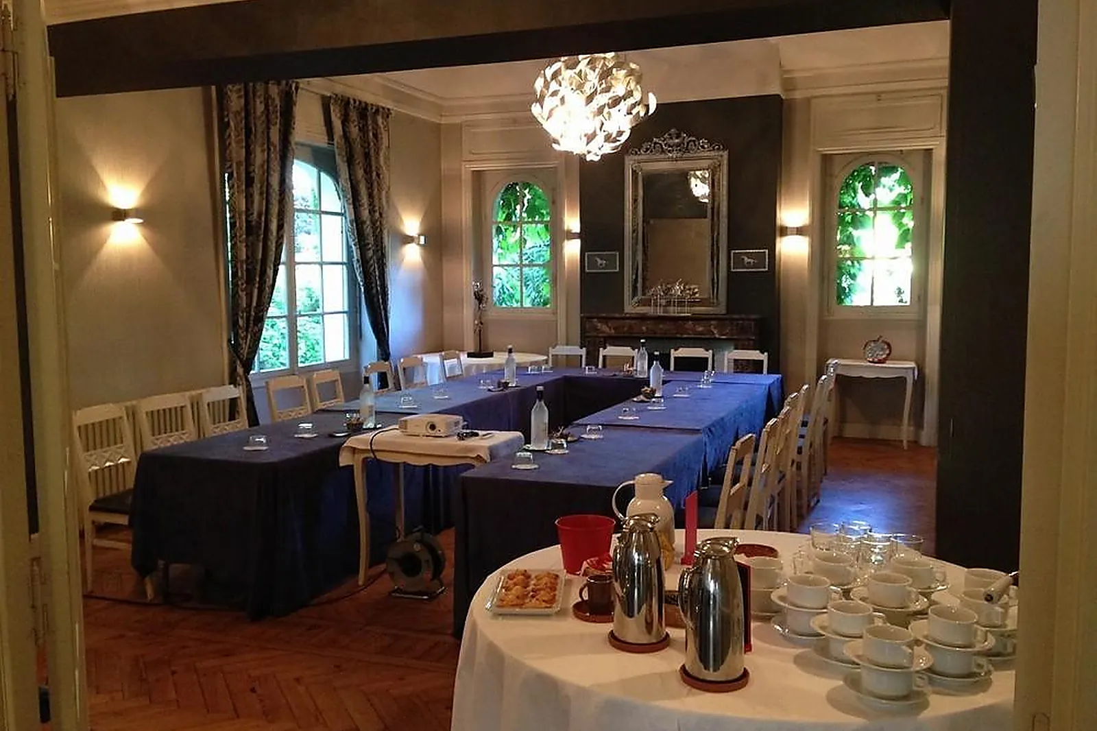 Lieux événementiels, LE FER À CHEVAL DE LONS