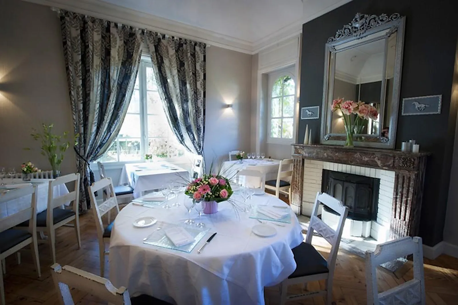 Lieux événementiels, LE FER À CHEVAL DE LONS