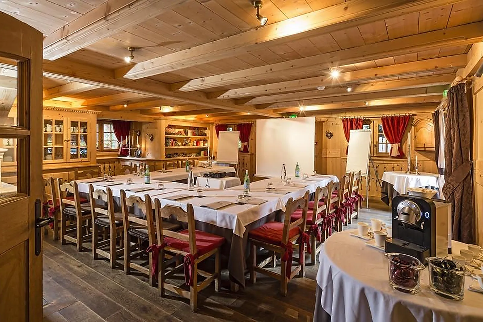 Lieux événementiels, LE FER À CHEVAL DE MEGÈVE