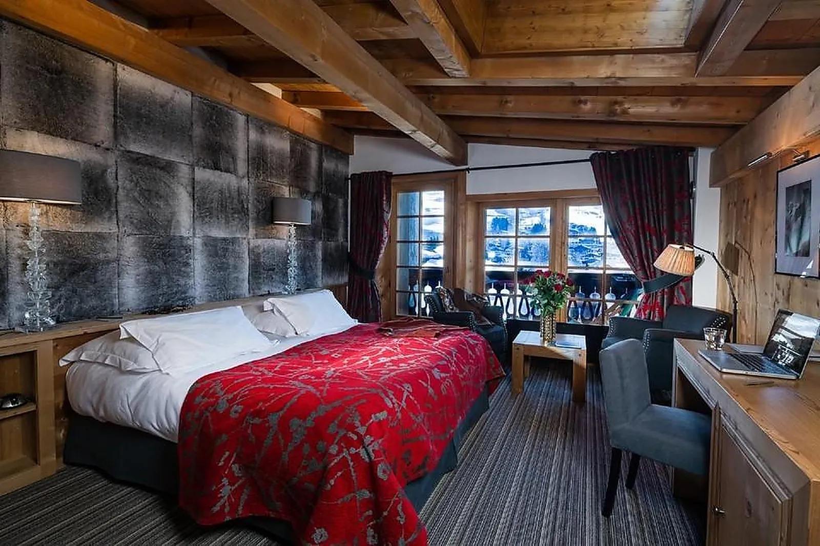 Lieux événementiels, LE FER À CHEVAL DE MEGÈVE