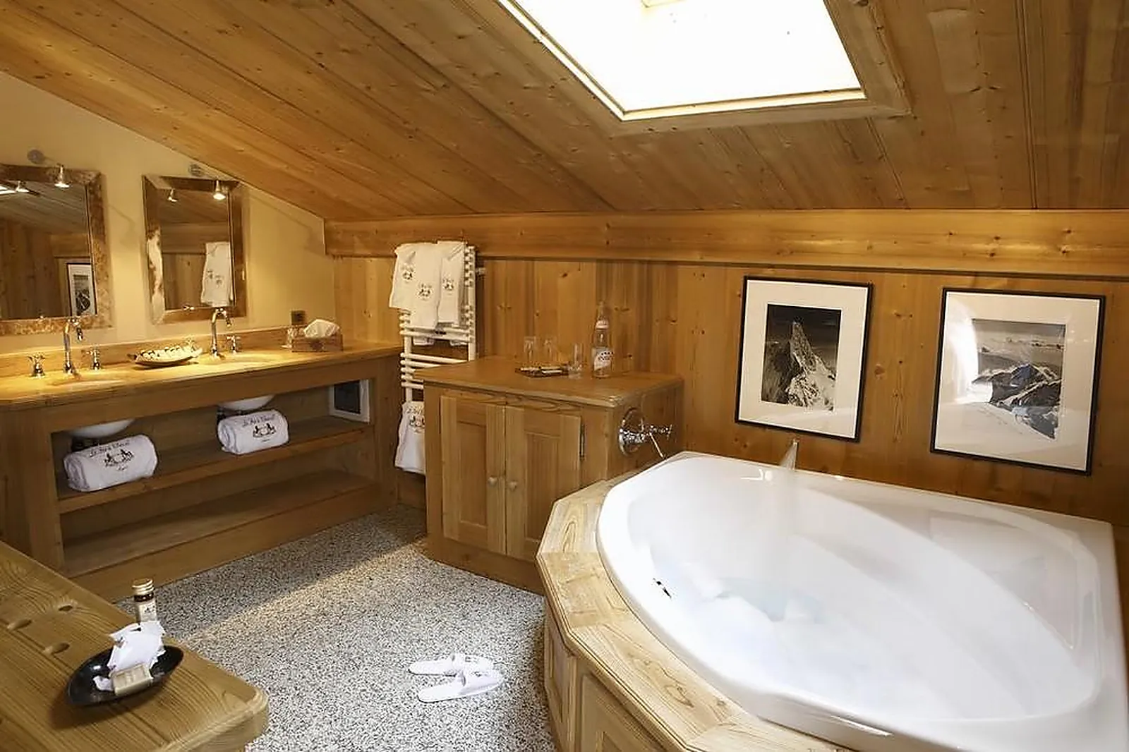 Lieux événementiels, LE FER À CHEVAL DE MEGÈVE