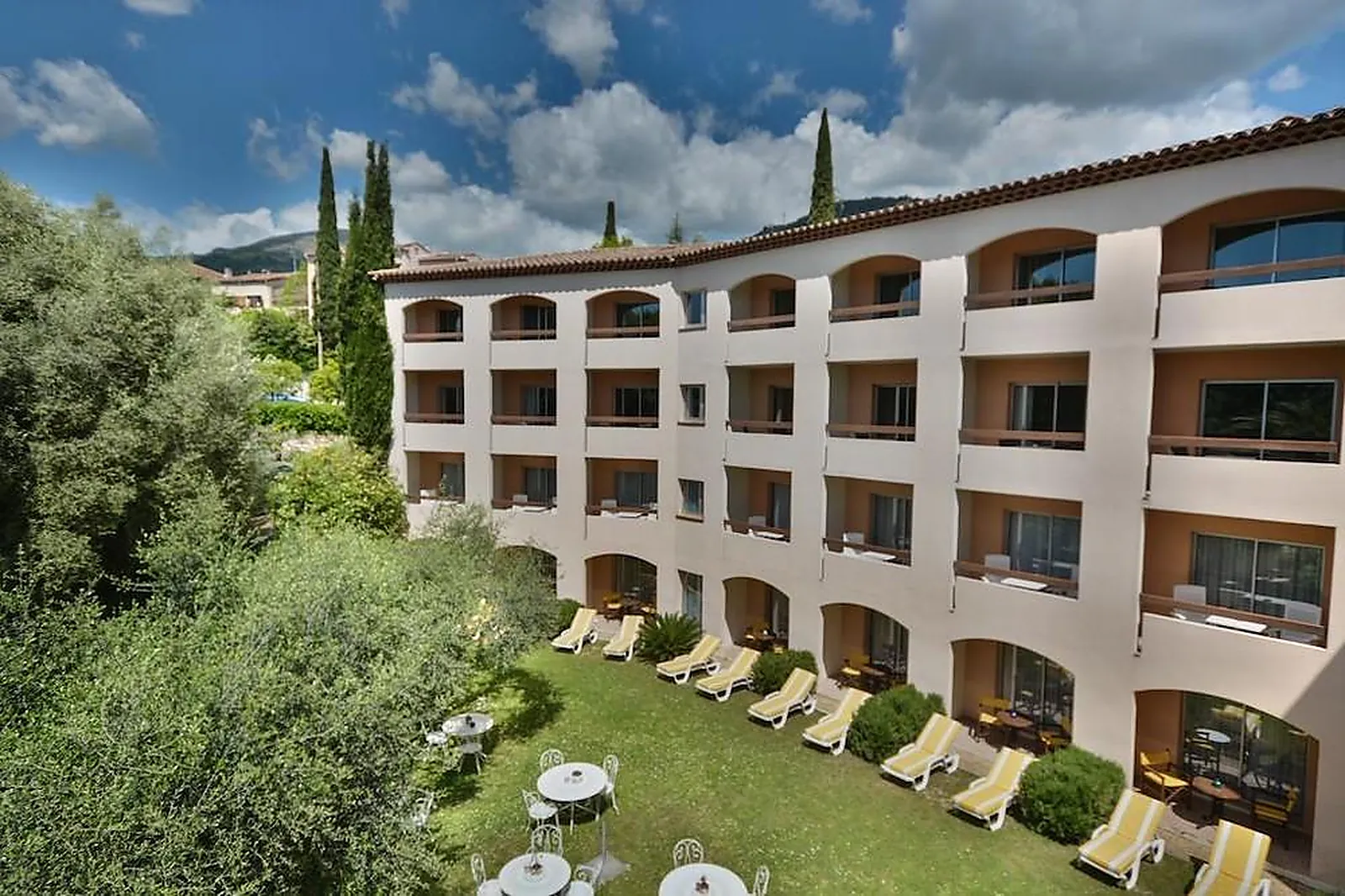 Lieux événementiels, LE FLORÉAL