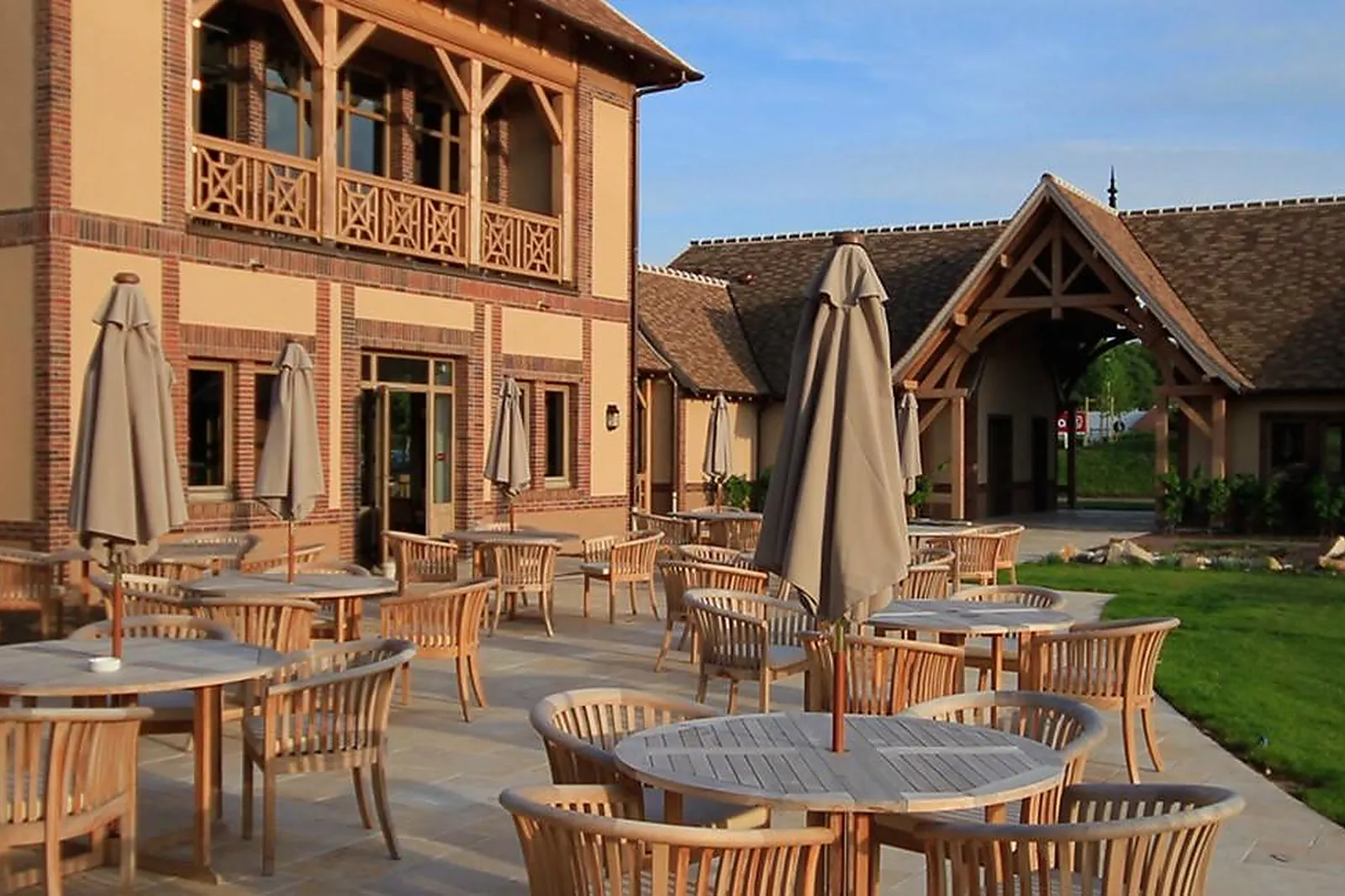 Lieux événementiels, LE GOLF PARC ROBERT HERSANT