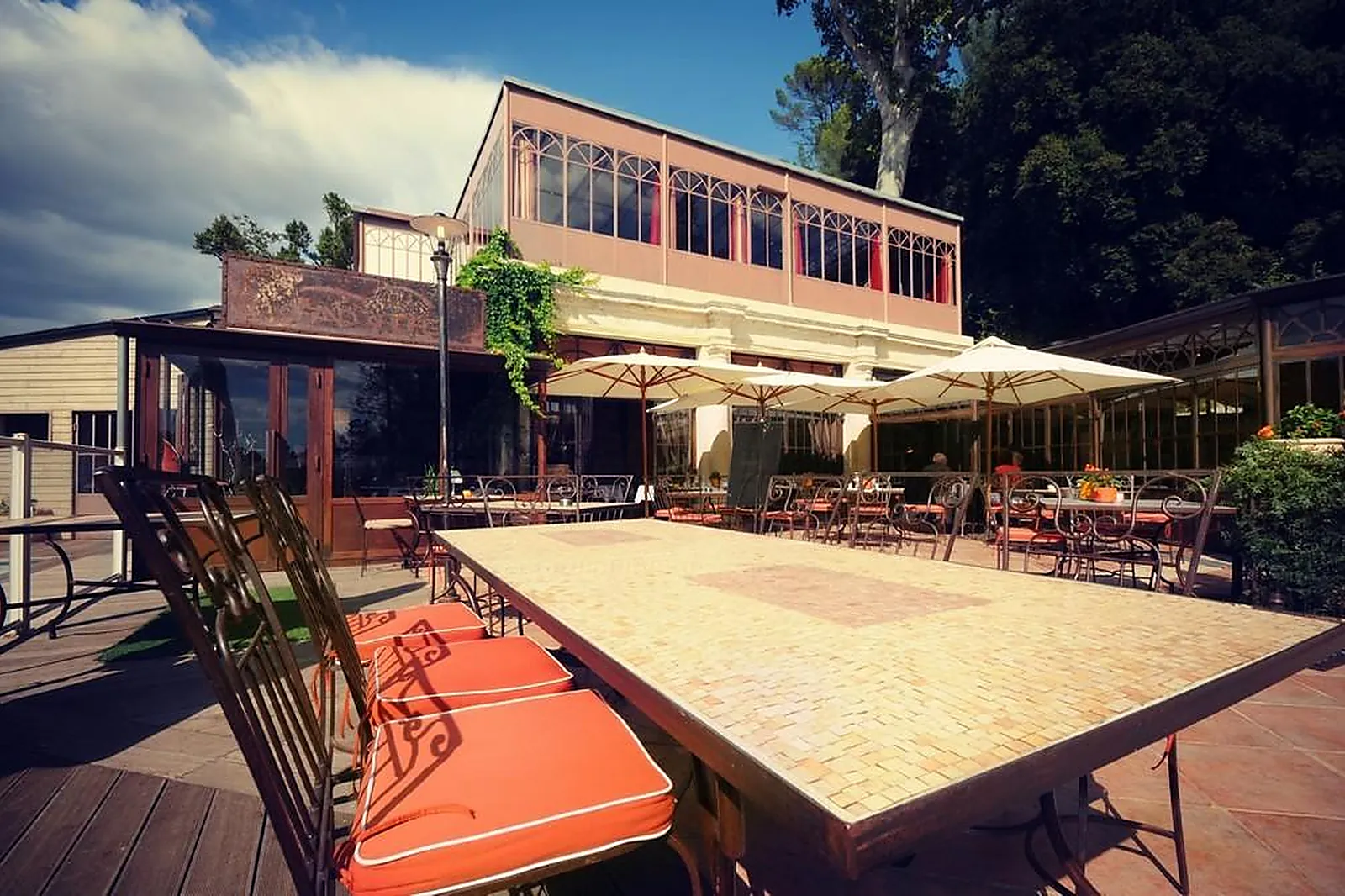 Lieux événementiels, LE GRAND ARBRE