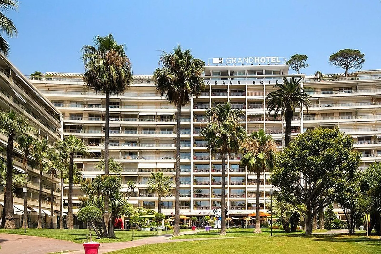 Lieux événementiels, LE GRAND HOTEL