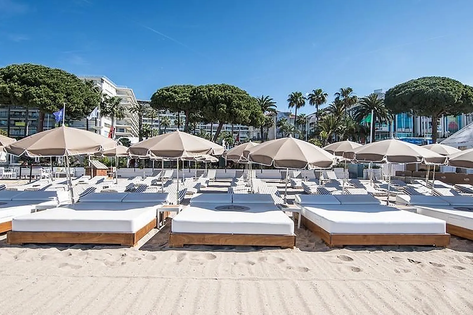 Lieux événementiels, LE GRAND HOTEL