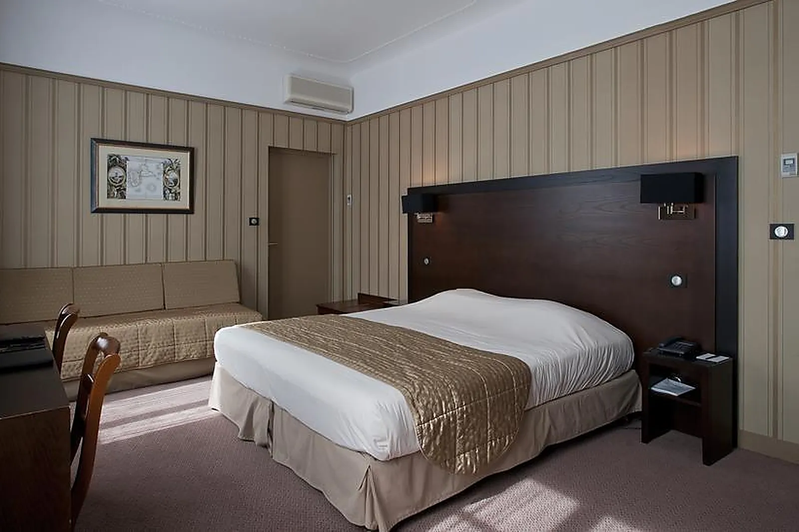 Lieux événementiels, LE GRAND HÔTEL TOURS