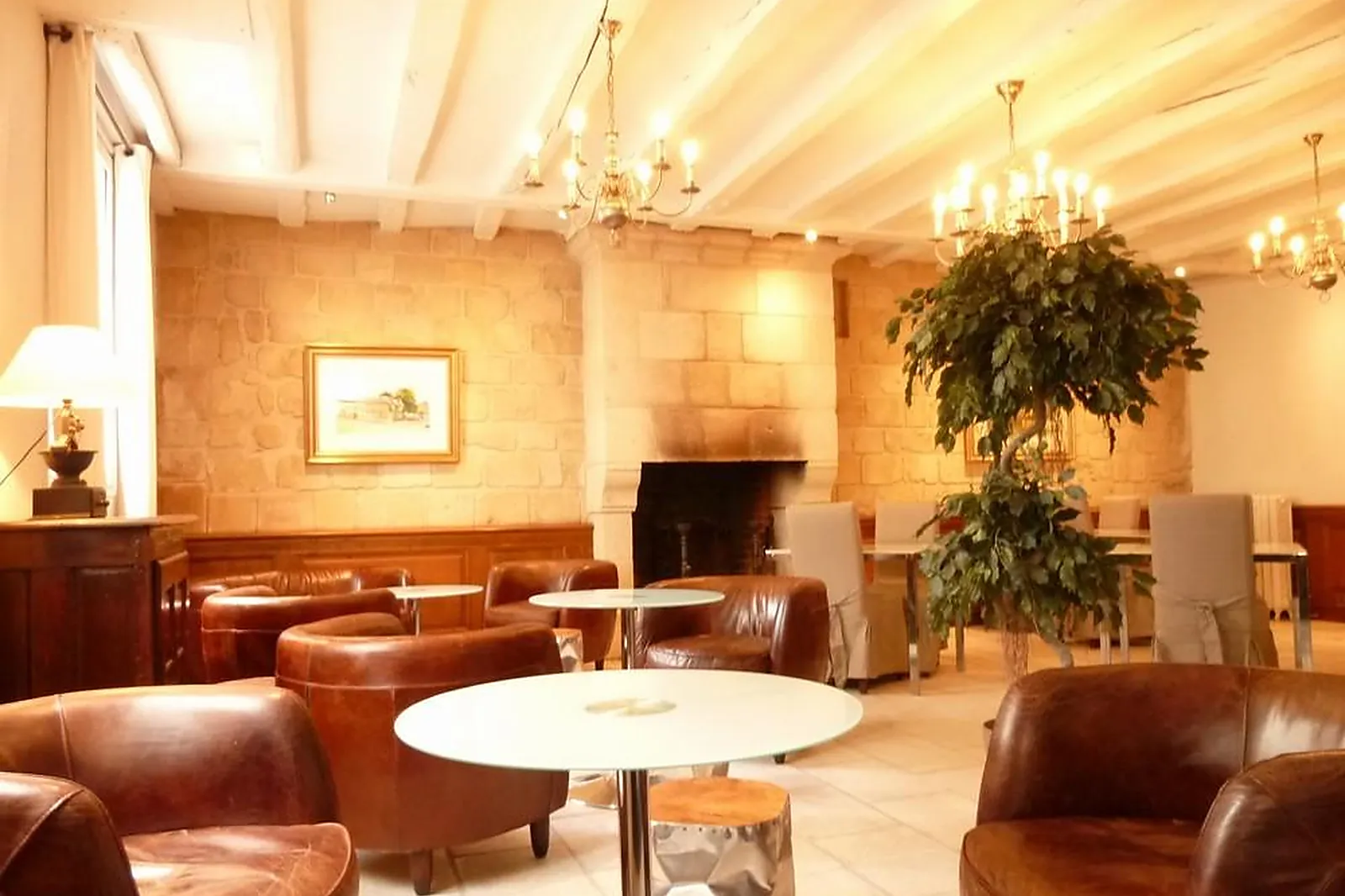 Lieux événementiels, LE GRAND MONARQUE DE AZAY-LE-RIDEAU