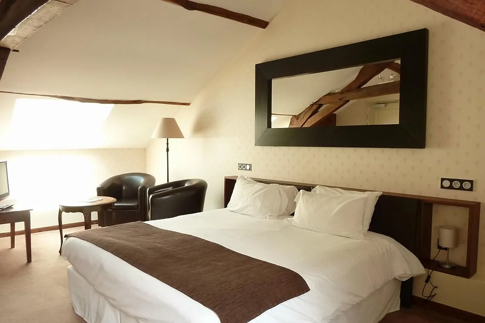 Lieux événementiels, LE GRAND MONARQUE DE AZAY-LE-RIDEAU