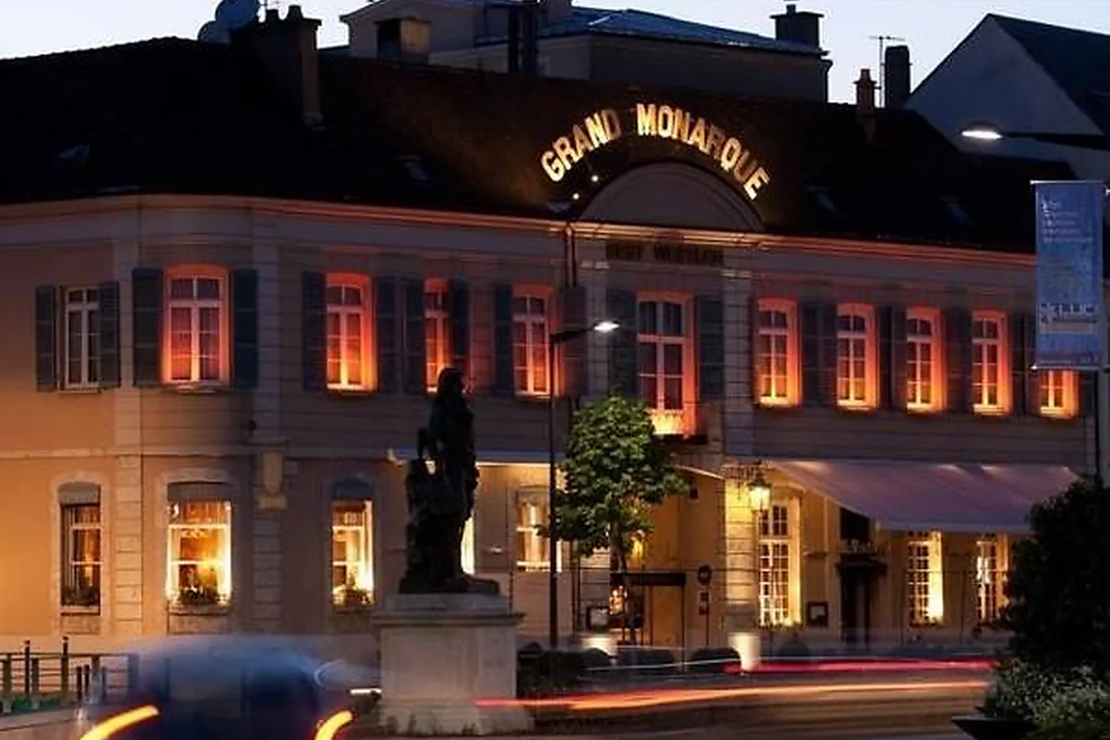 Lieux événementiels, LE GRAND MONARQUE DE CHARTRES