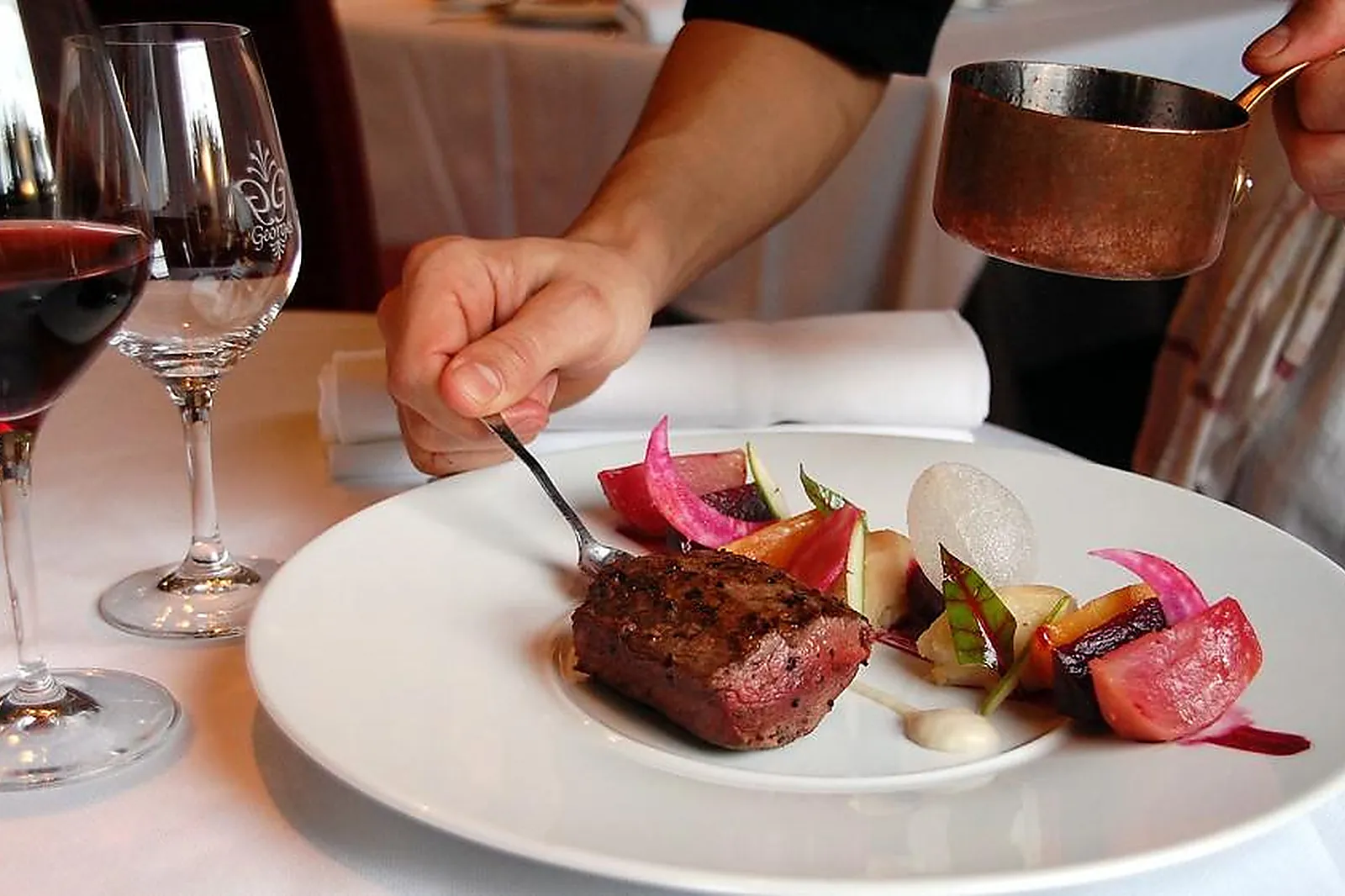 Lieux événementiels, LE GRAND MONARQUE DE CHARTRES