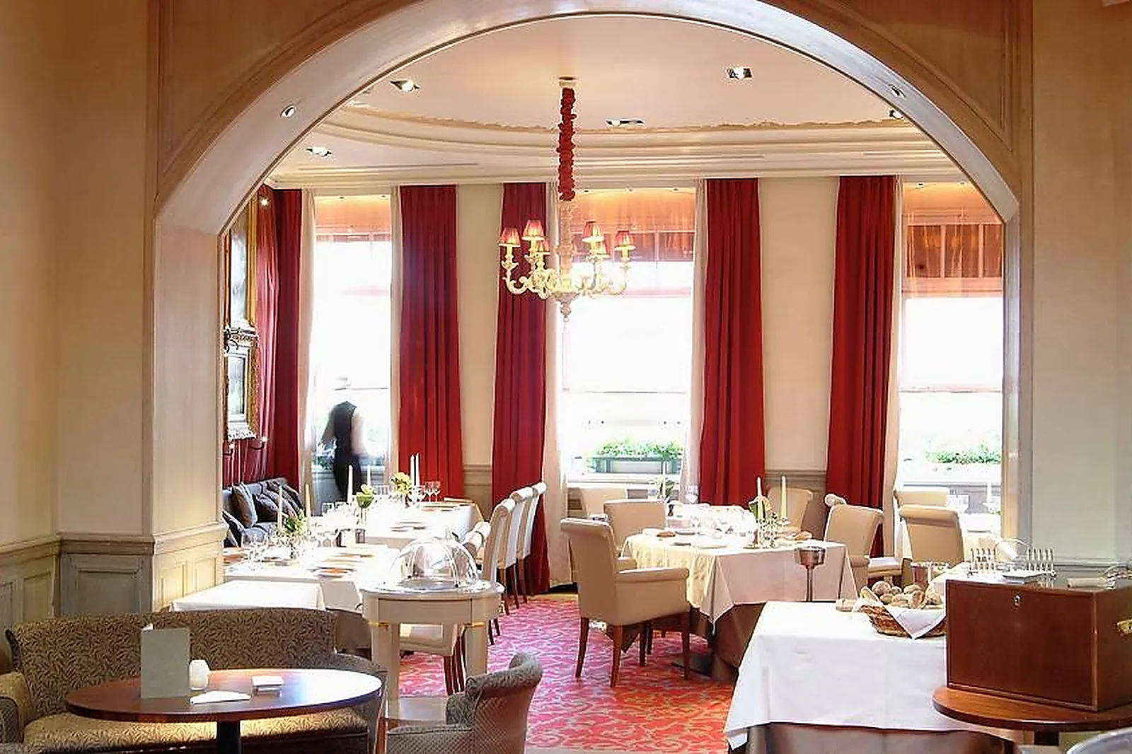 Lieux événementiels, LE GRAND MONARQUE DE CHARTRES