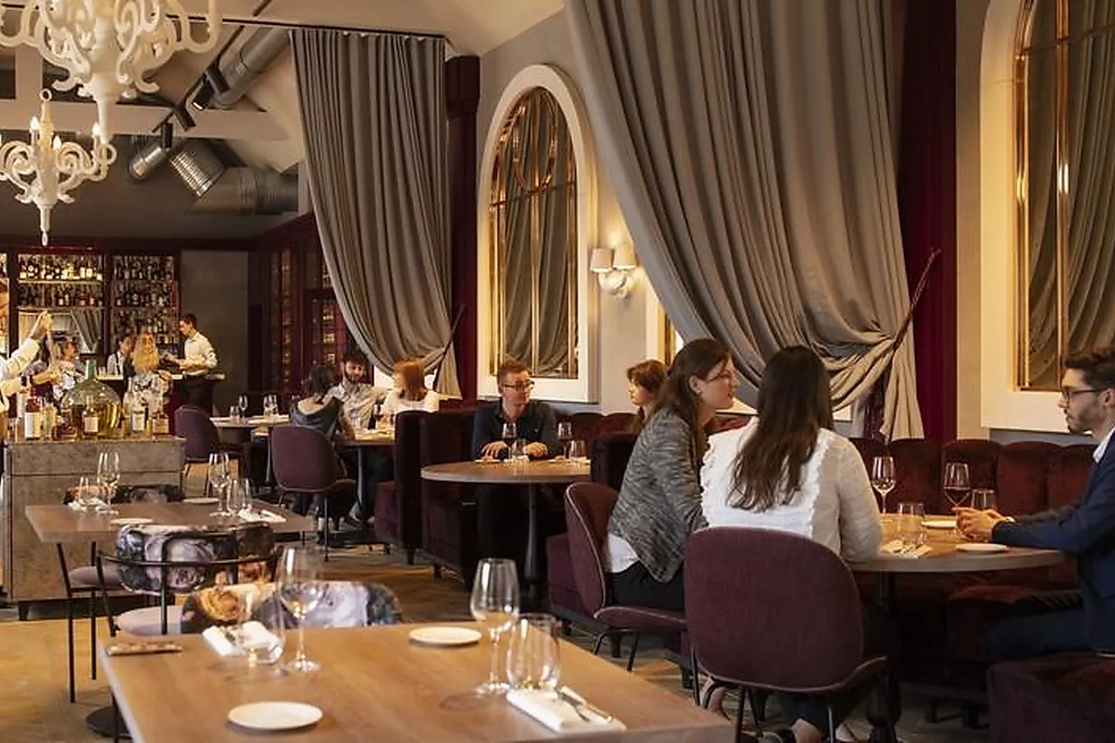 Lieux événementiels, LE GRAND PAVILLON CHANTILLY