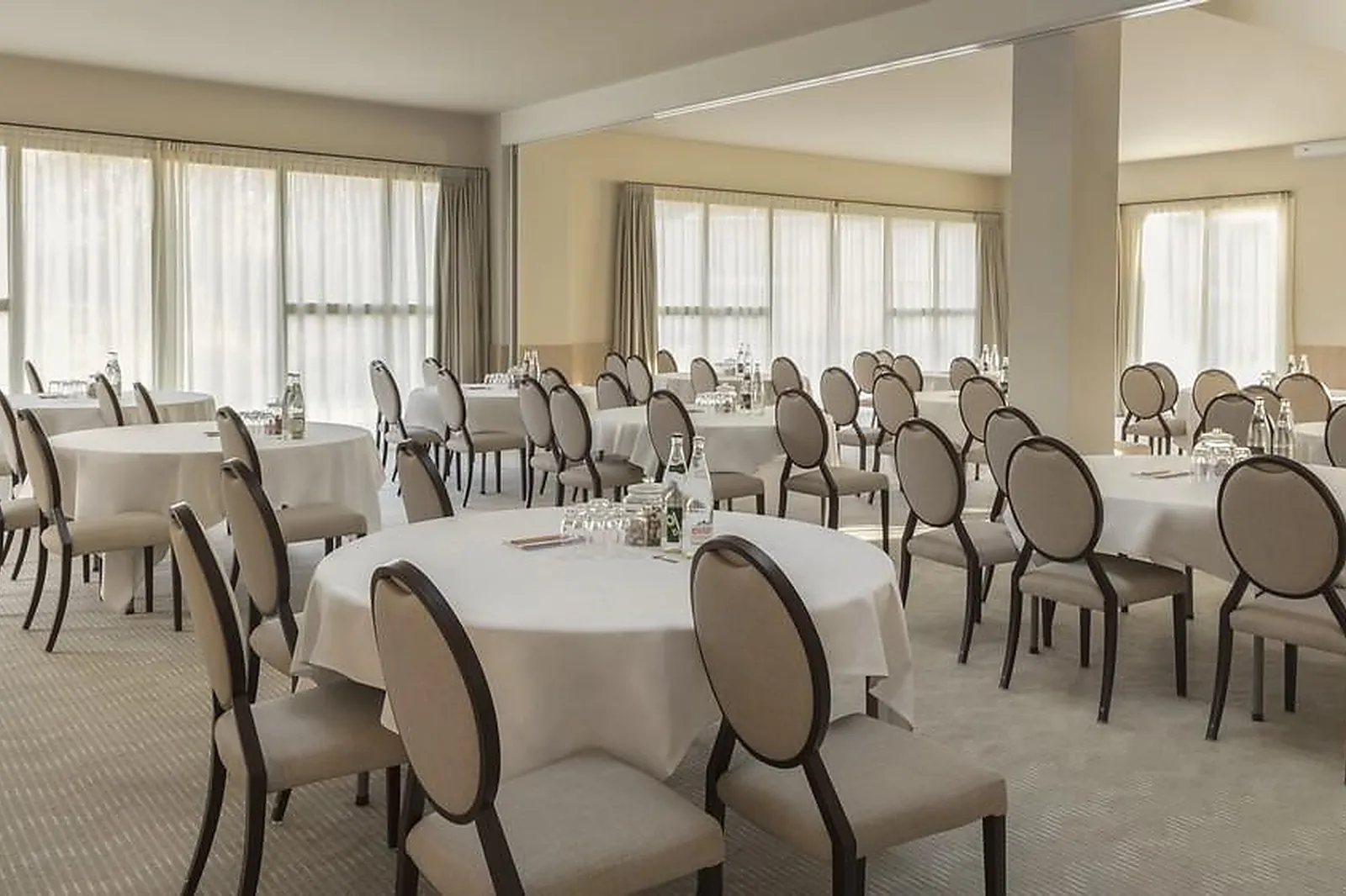 Lieux événementiels, LE GRAND PAVILLON CHANTILLY