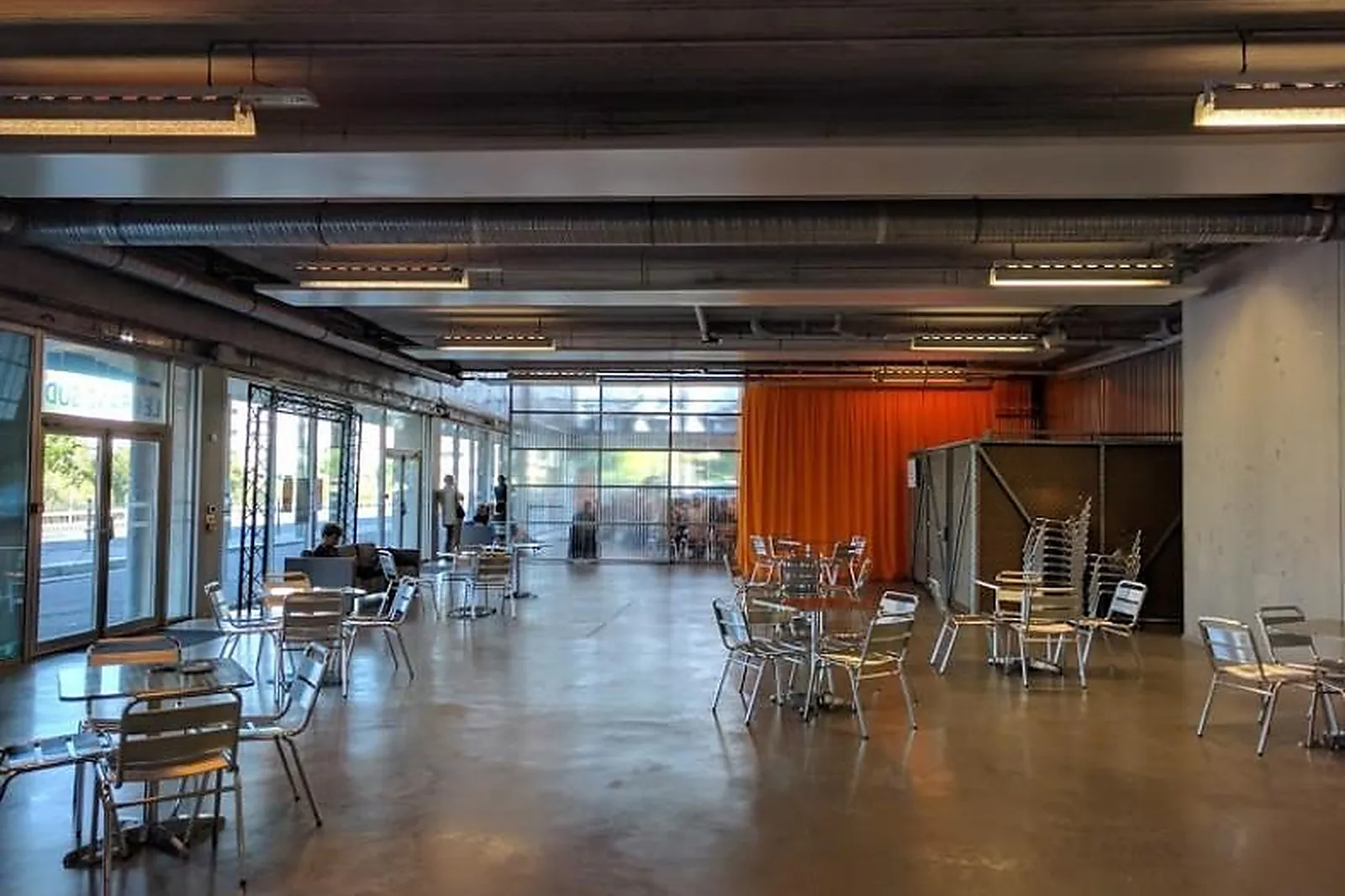 Lieux événementiels, LE GRAND SUD